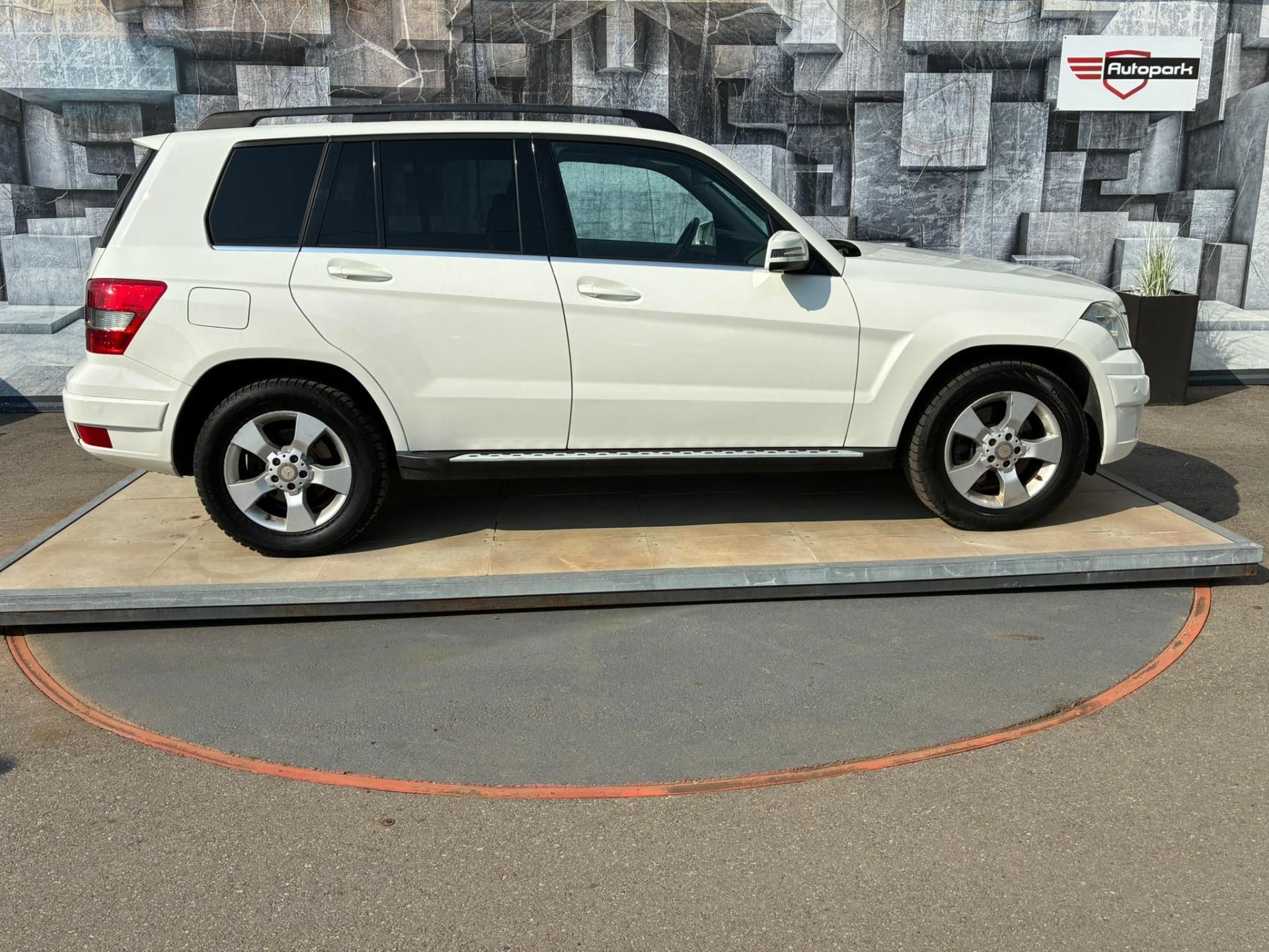 Mercedes-Benz GLK, 220CDi, 125KW, 4x4 - fotka 5