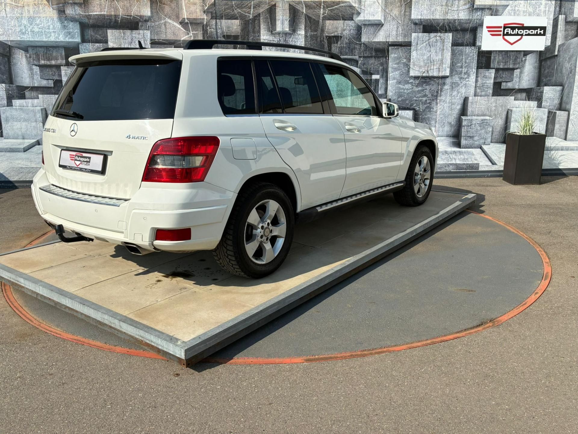 Mercedes-Benz GLK, 220CDi, 125KW, 4x4 - fotka 6