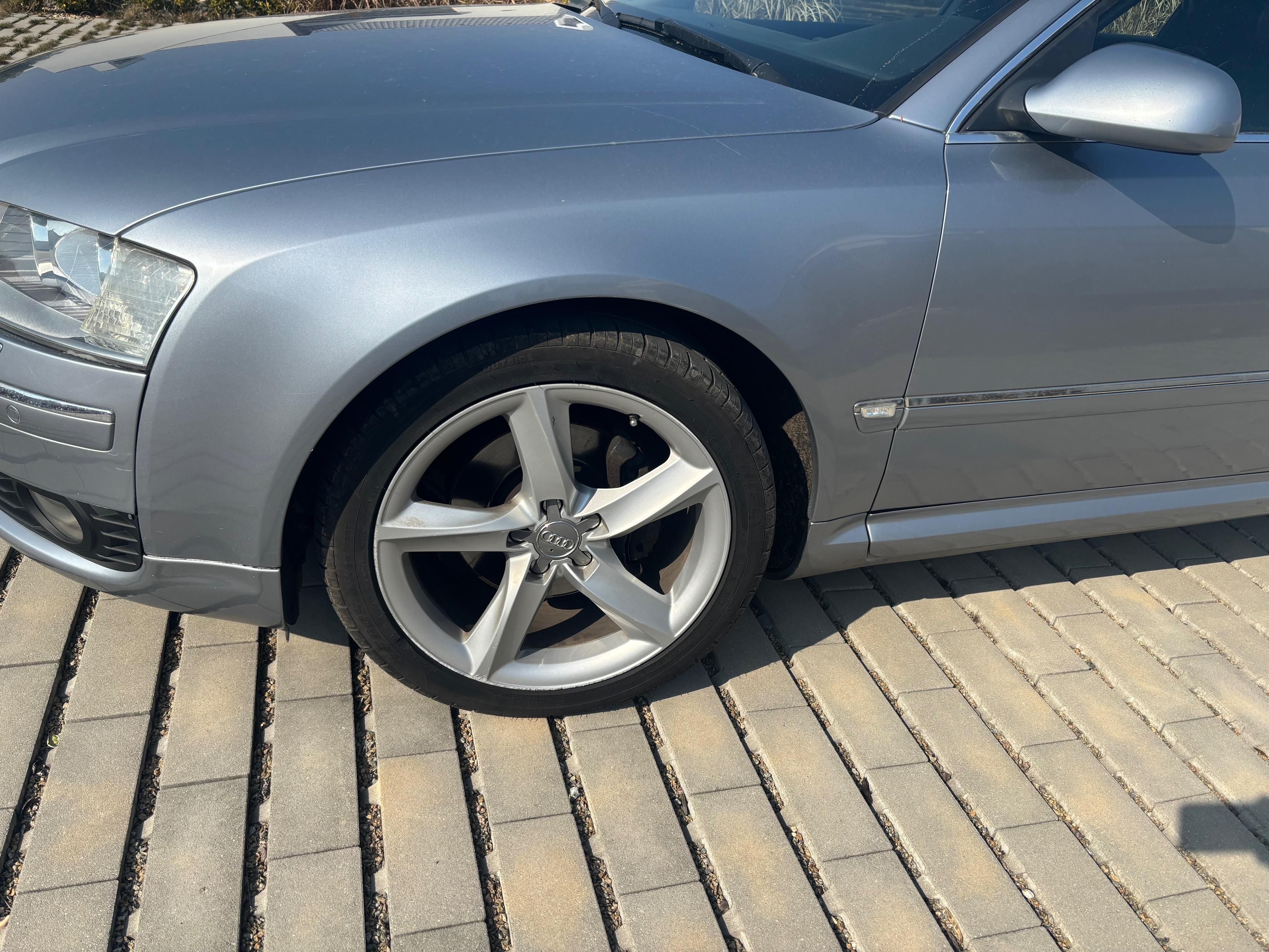 Audi A8, 3.0TDI, 4x4,alcantra - fotka 4
