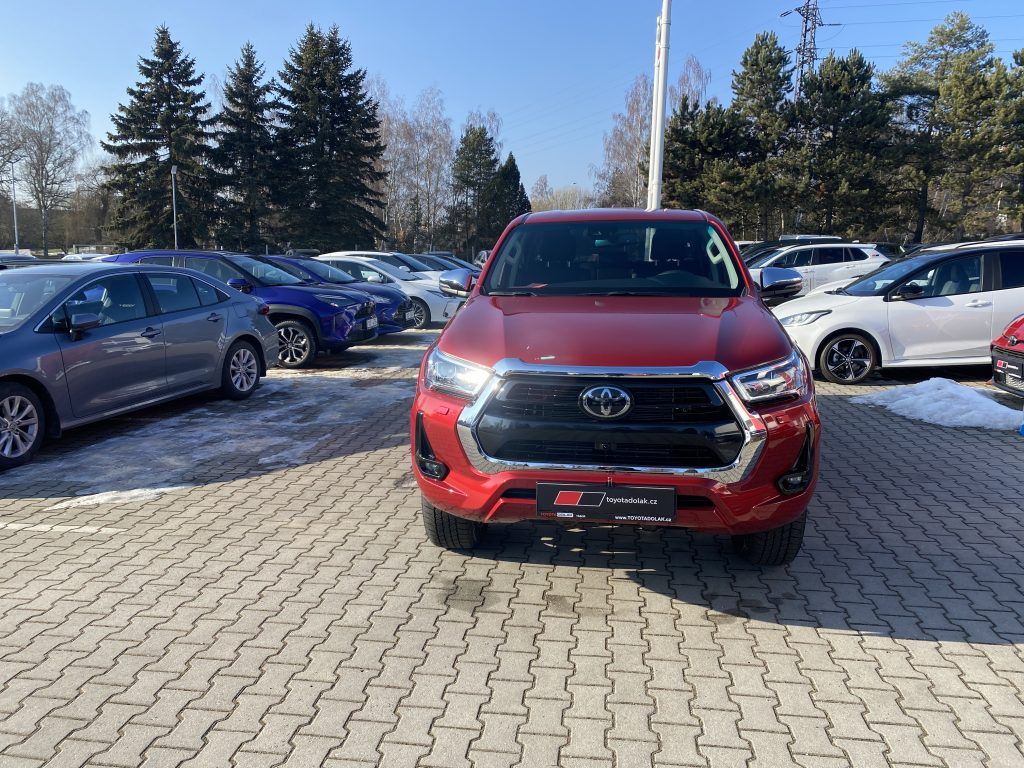 Toyota Hilux, 2,8 Diesel 6AT Executive - fotka 2