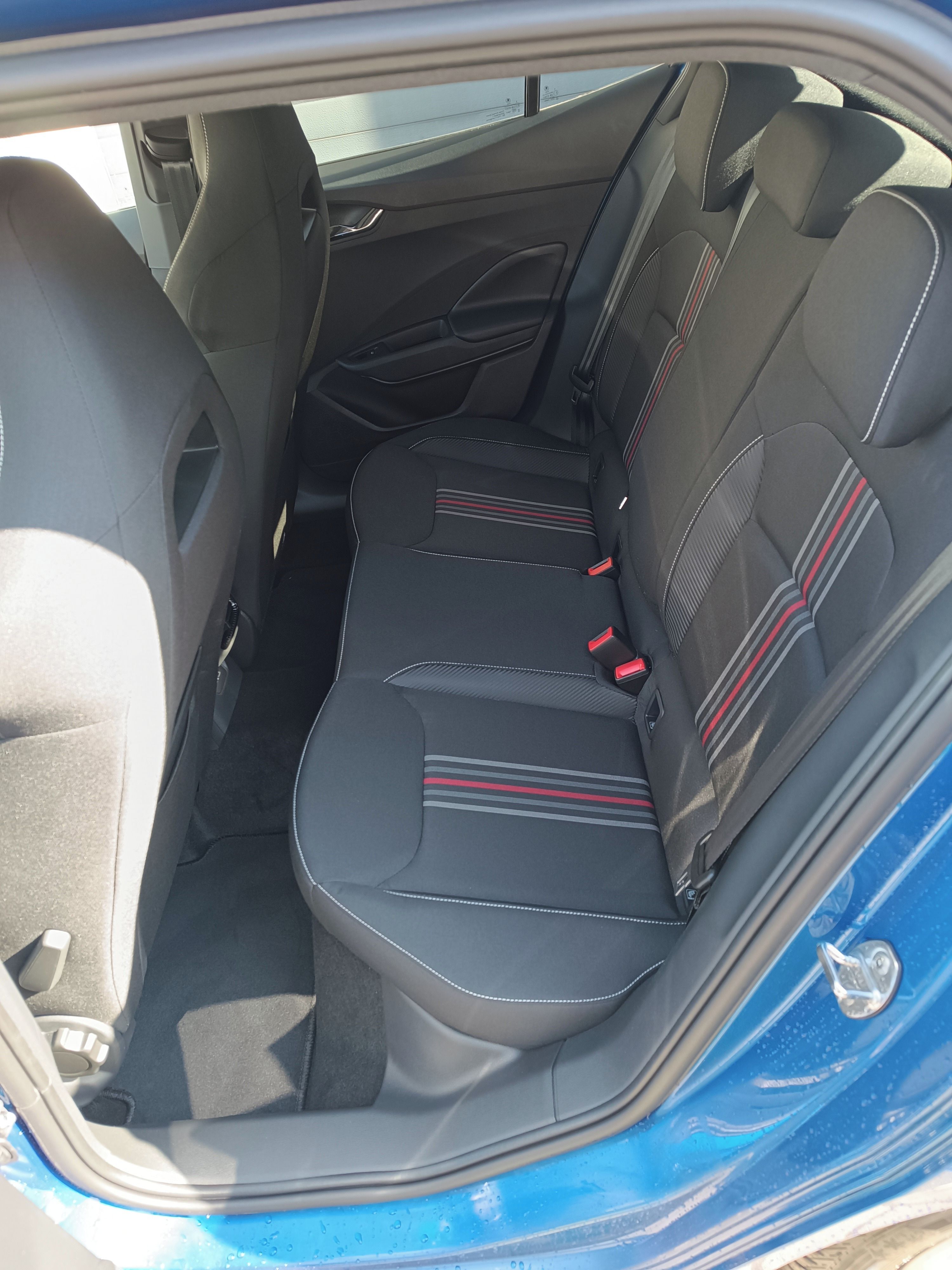 Škoda Fabia, MonteCarlo 1,0TSI 85kW 6man - fotka 6