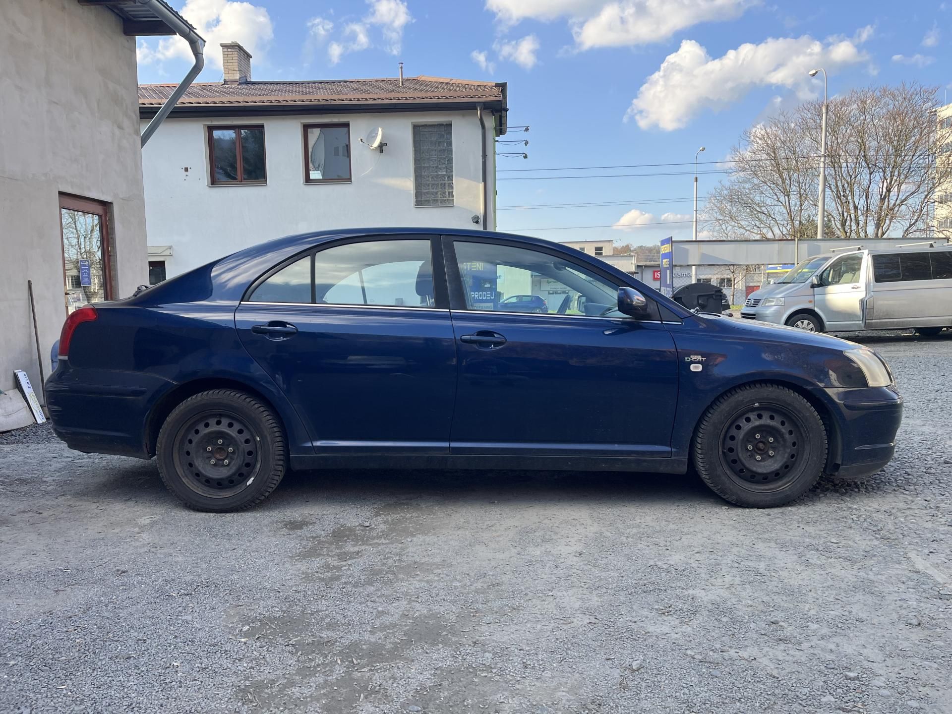 Toyota Avensis, 2,2 D4D 130 Kw - fotka 4