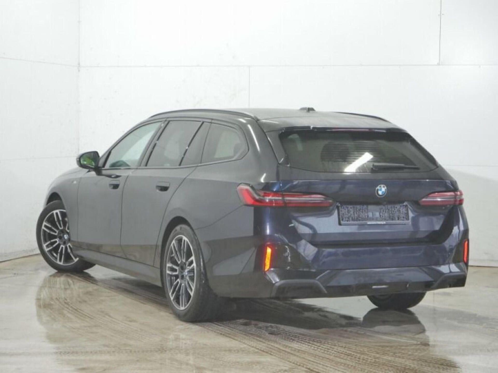 BMW Řada 5, 520d xDrive M-Sport Pro HuD 36 - fotka 3