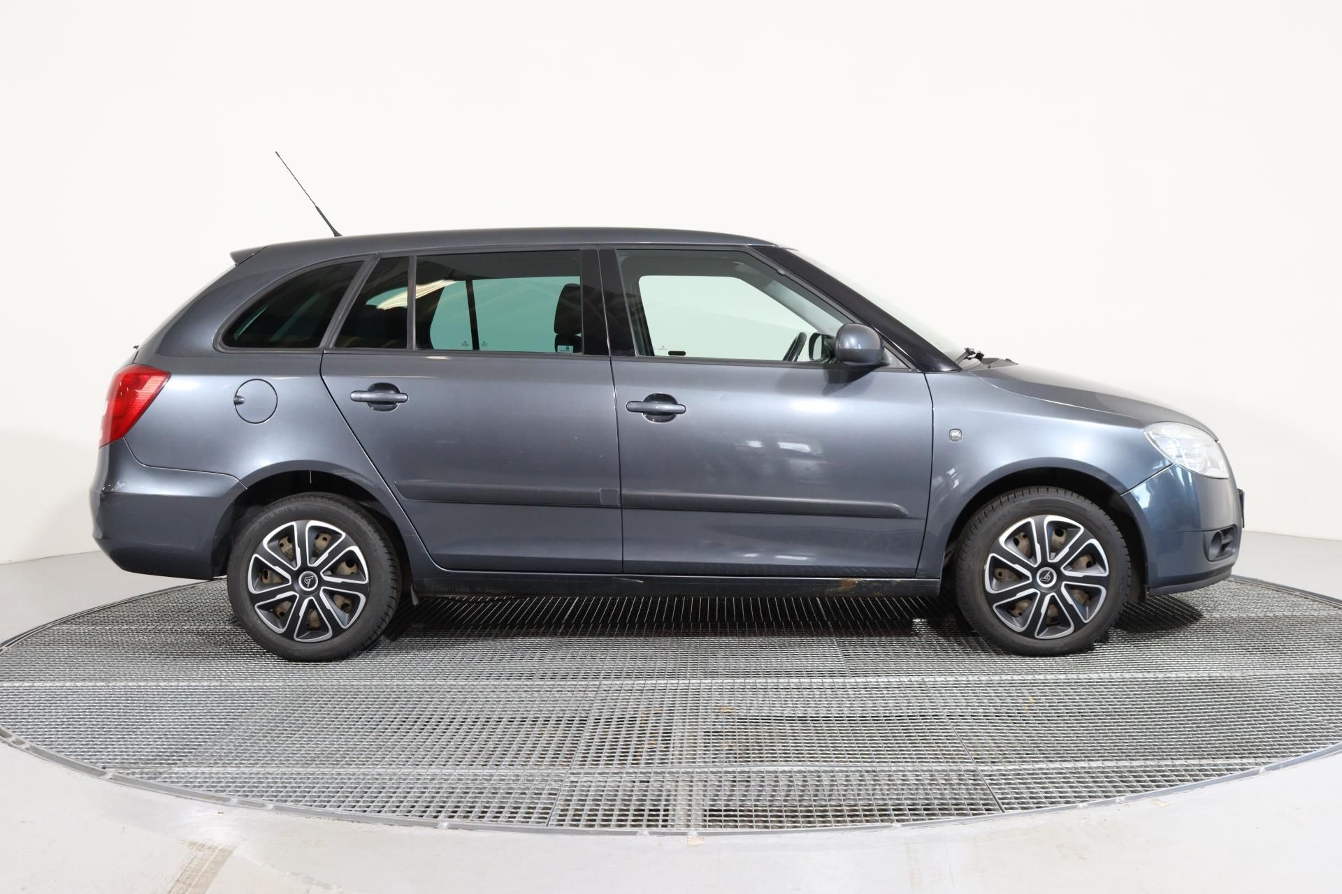 Škoda Fabia, COMBI SPORT 1,6 16V 77 kW - fotka 3