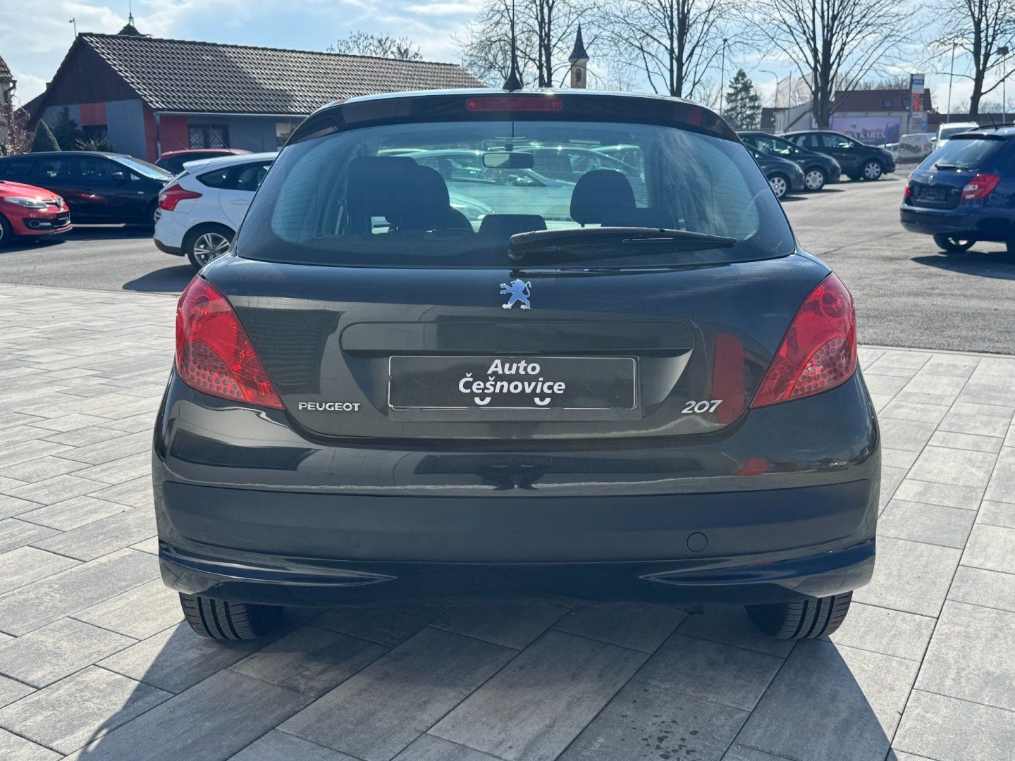 Peugeot 207, 1,4i 54 KW Klima - fotka 6