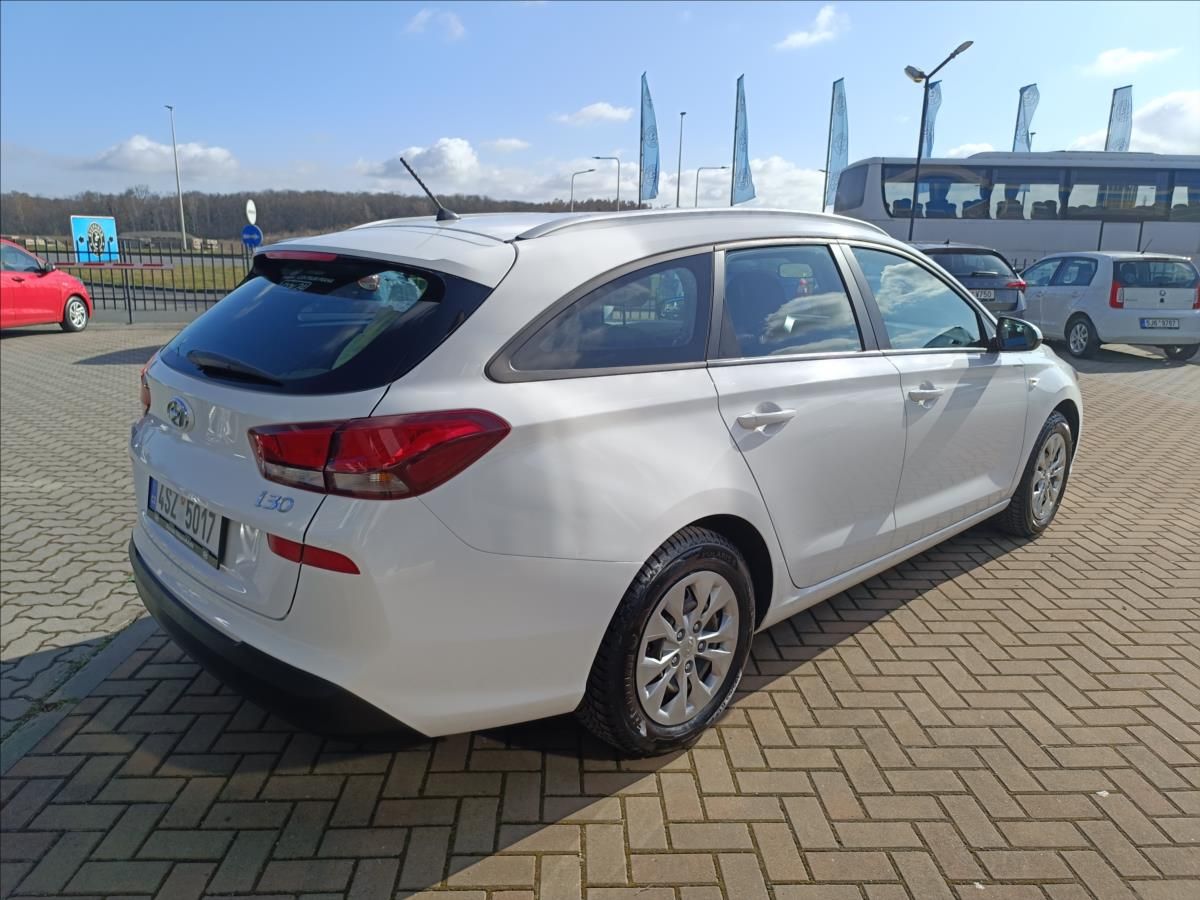 Hyundai i30, 1,4 CVVT Start Plus - fotka 5