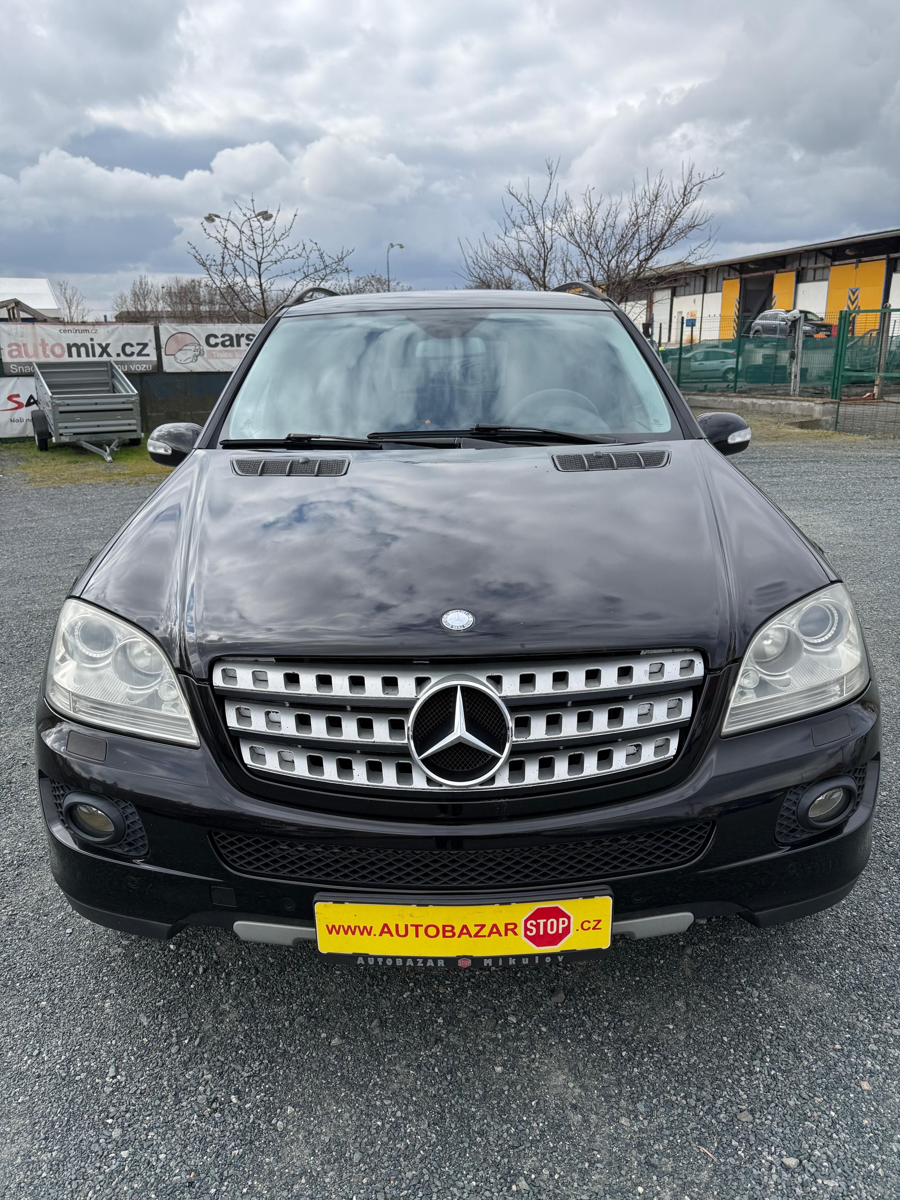 Mercedes-Benz ML, 500 4MATIC 4X4 5.5 V8 285kW - fotka 2