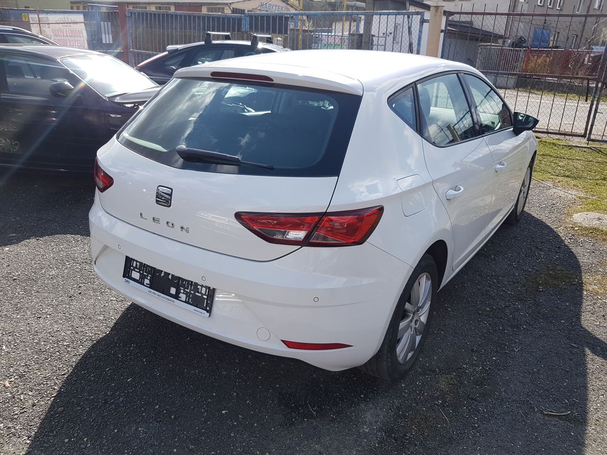 Seat Leon, 1.2TSi 81KW 6RYCHLOSTÍ - fotka 6