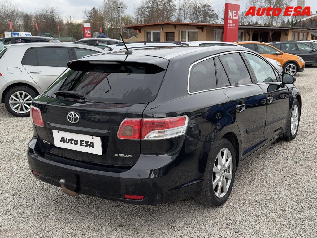 Toyota Avensis, 2.0d,1.maj,ČR,Xenon,AC - fotka 4