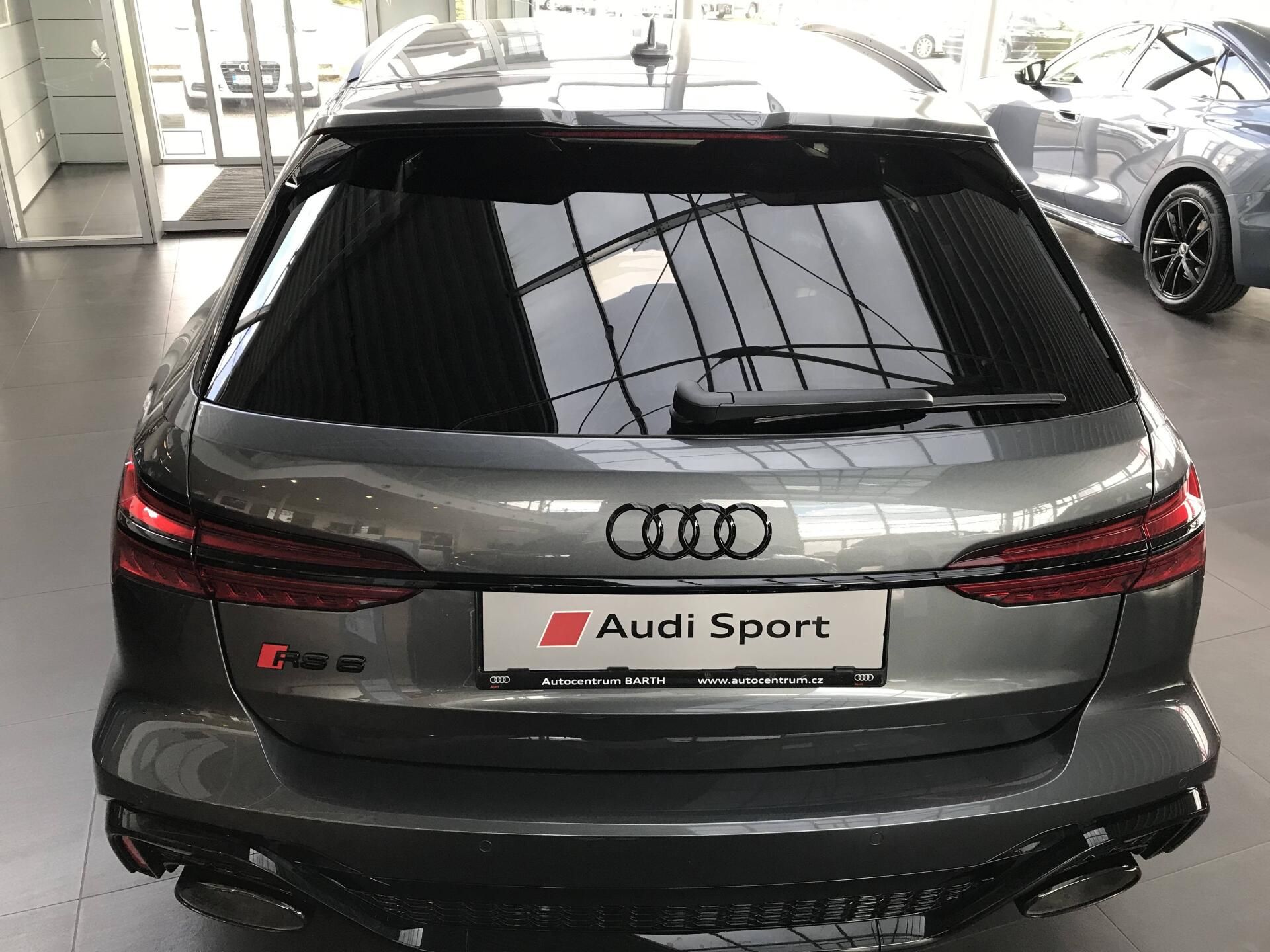 Audi A6 Avant, RS6 perf. Quattro 8TT 4,0 - fotka 5