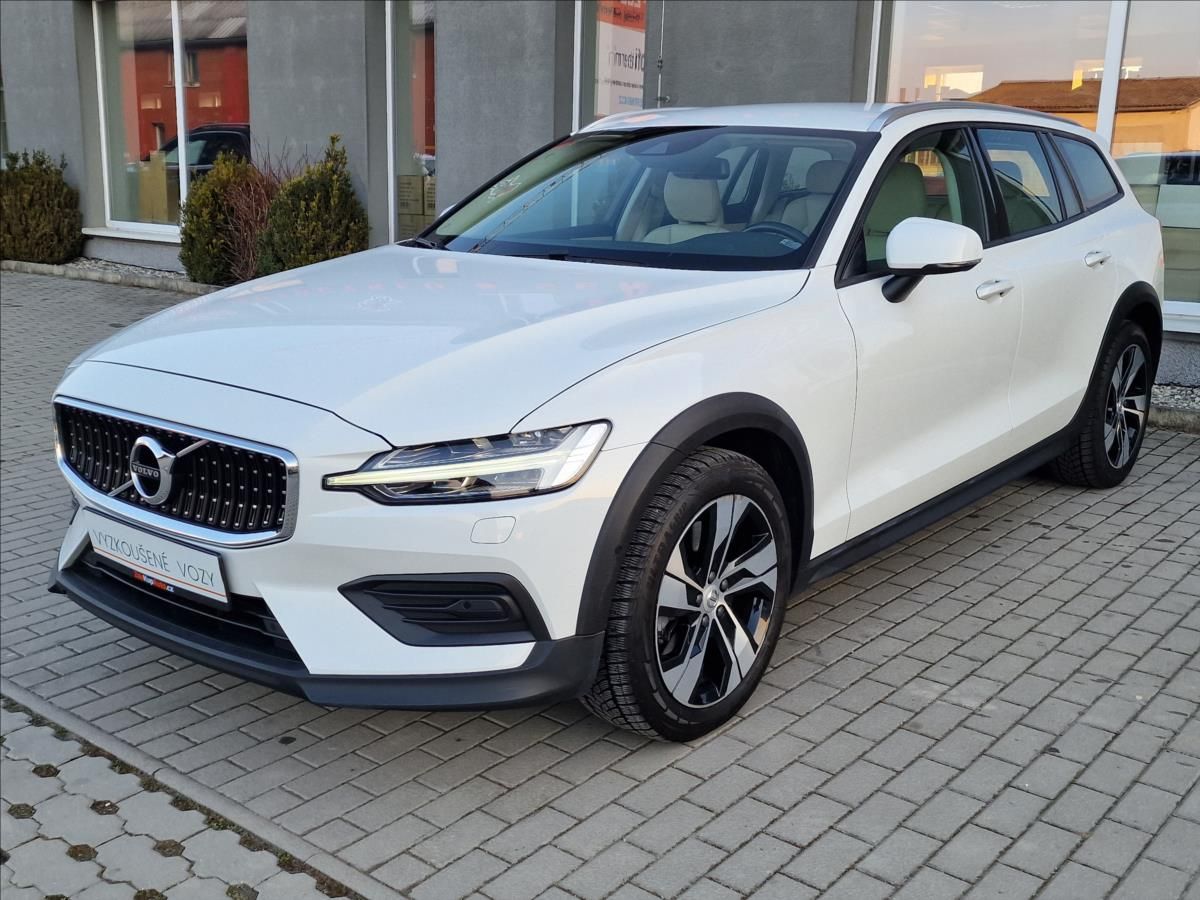 Volvo V60, D4 Cross Country AWD,ČR,1.Maj - fotka 5