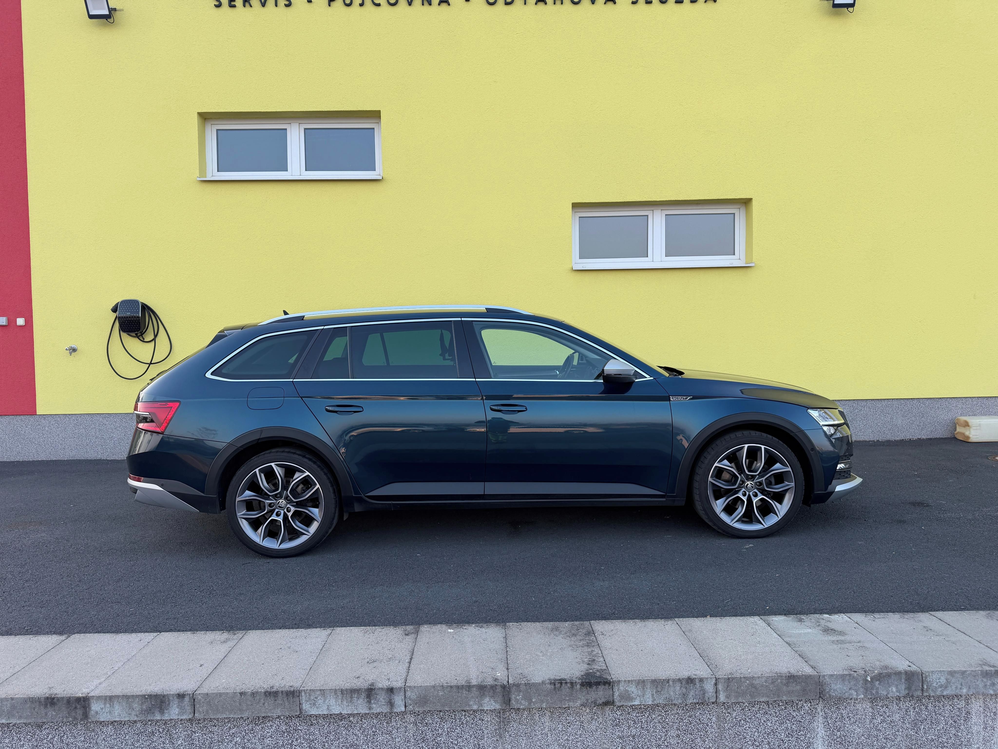 Škoda Superb, Scout 4x4 - fotka 6