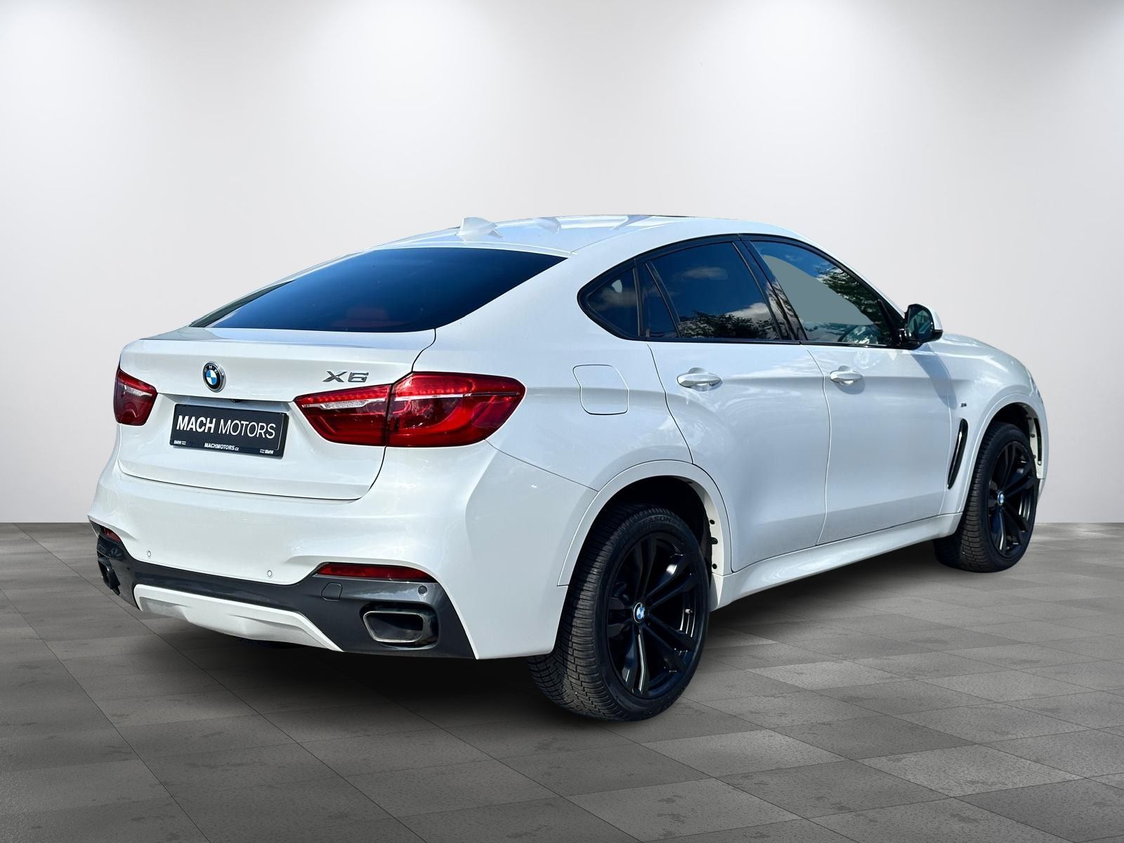 BMW X6, 35i XDrive H&K, PANO - fotka 3