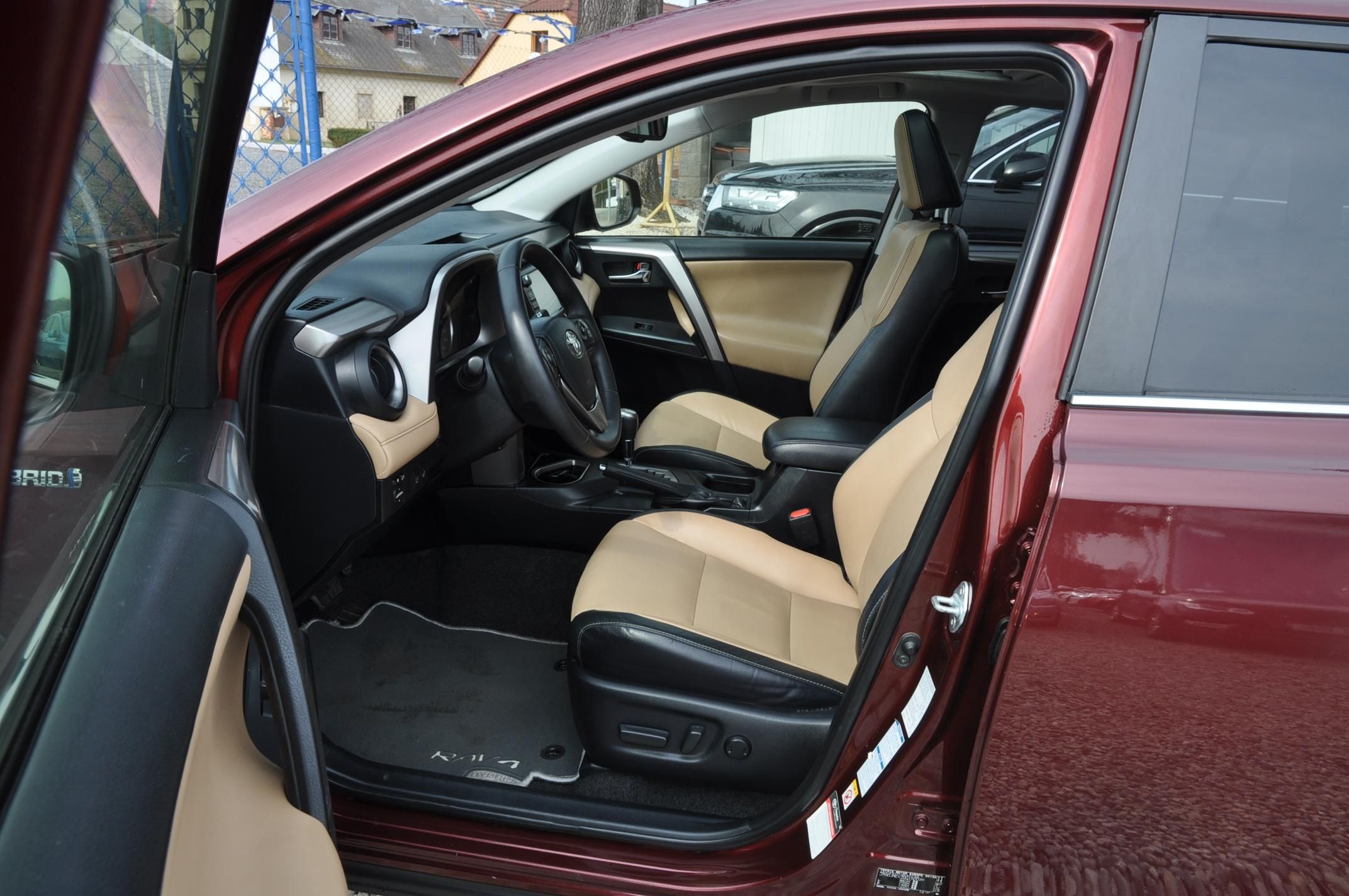 Toyota Rav4, 2.5 Hybrid 4x4 Selection Kůže - fotka 6