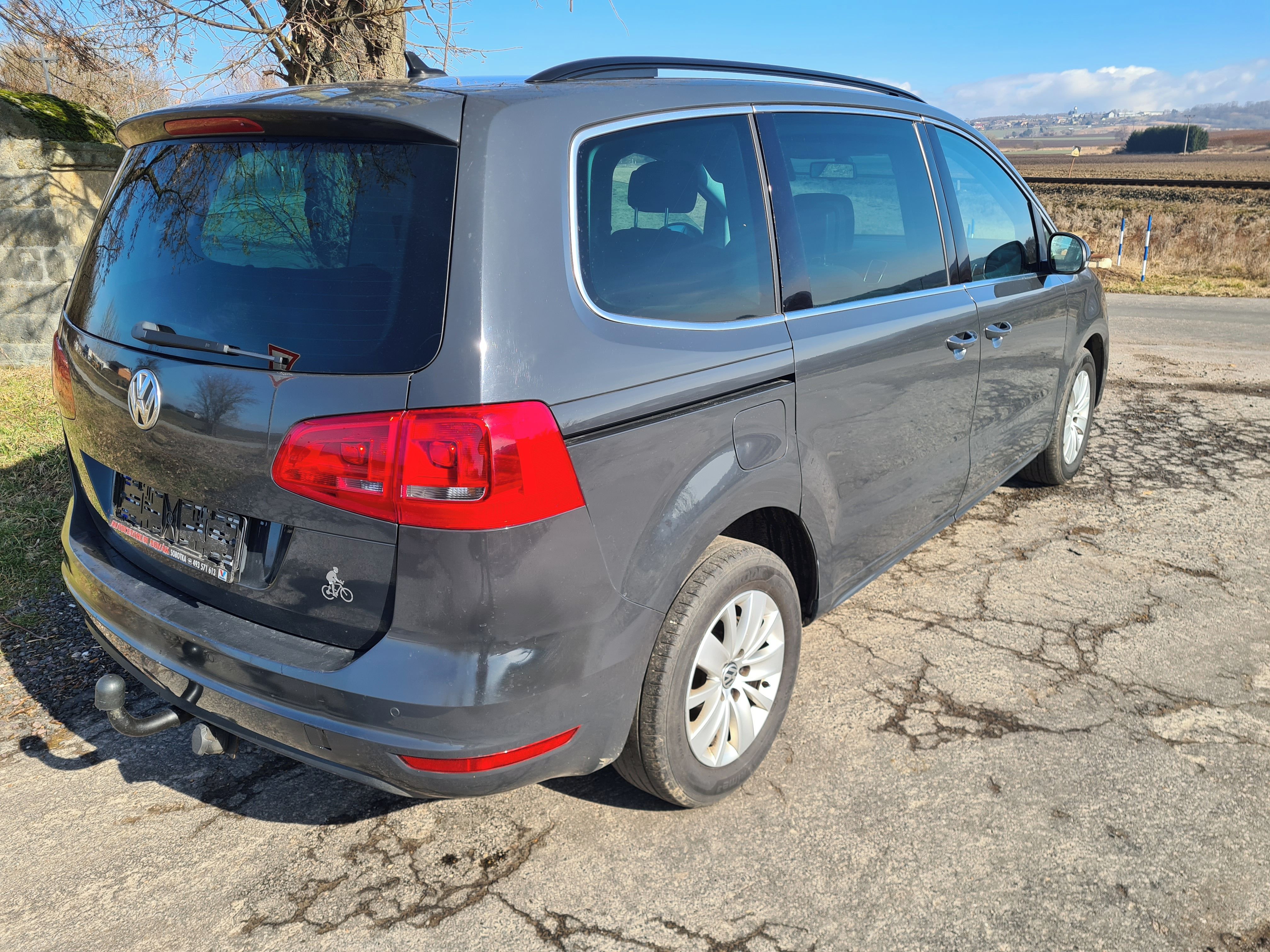 Volkswagen Sharan, 2.0 TDi_103 kW 7 míst - fotka 2