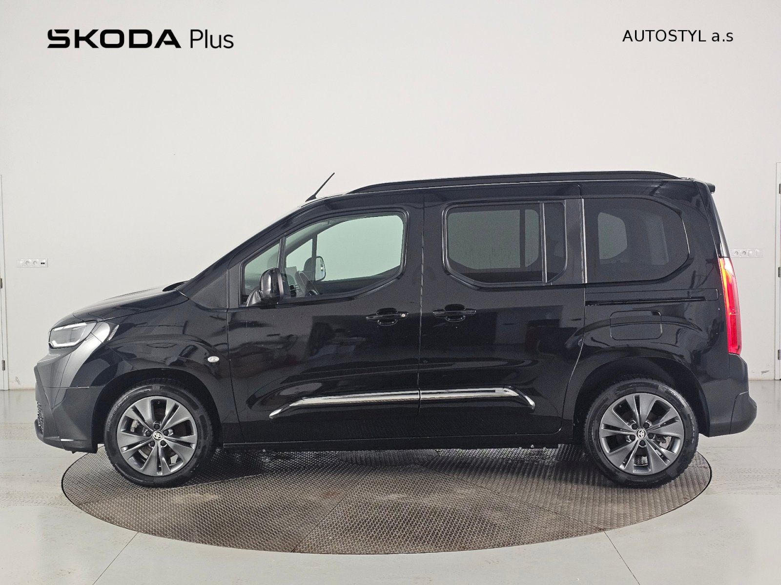 Toyota Proace City Verso, 1.2T 110k Short Family L1 - fotka 3