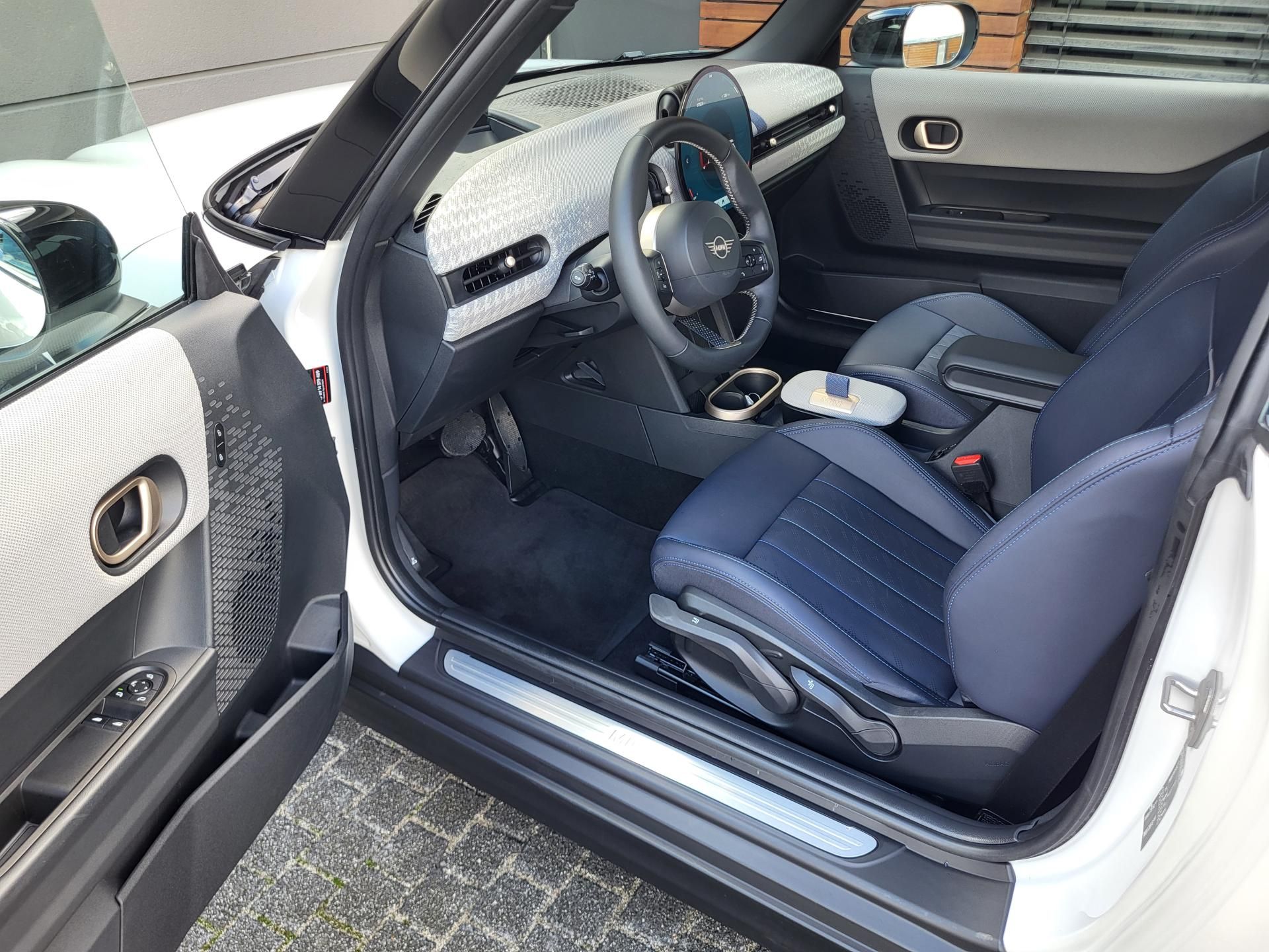 Mini Cooper S, HUD Keyless 1maj. - fotka 5