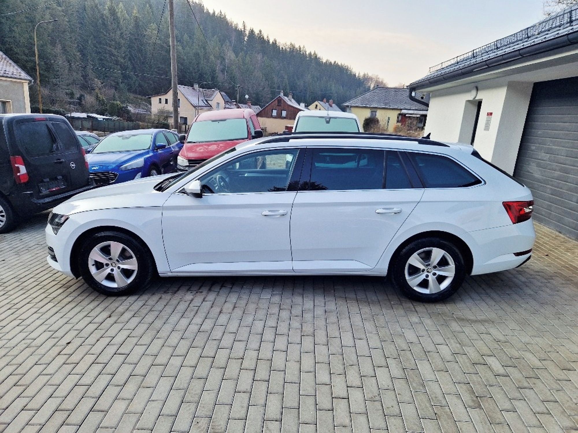 Škoda Superb, 2.0 TDi Clever (110 kW), LED - fotka 5