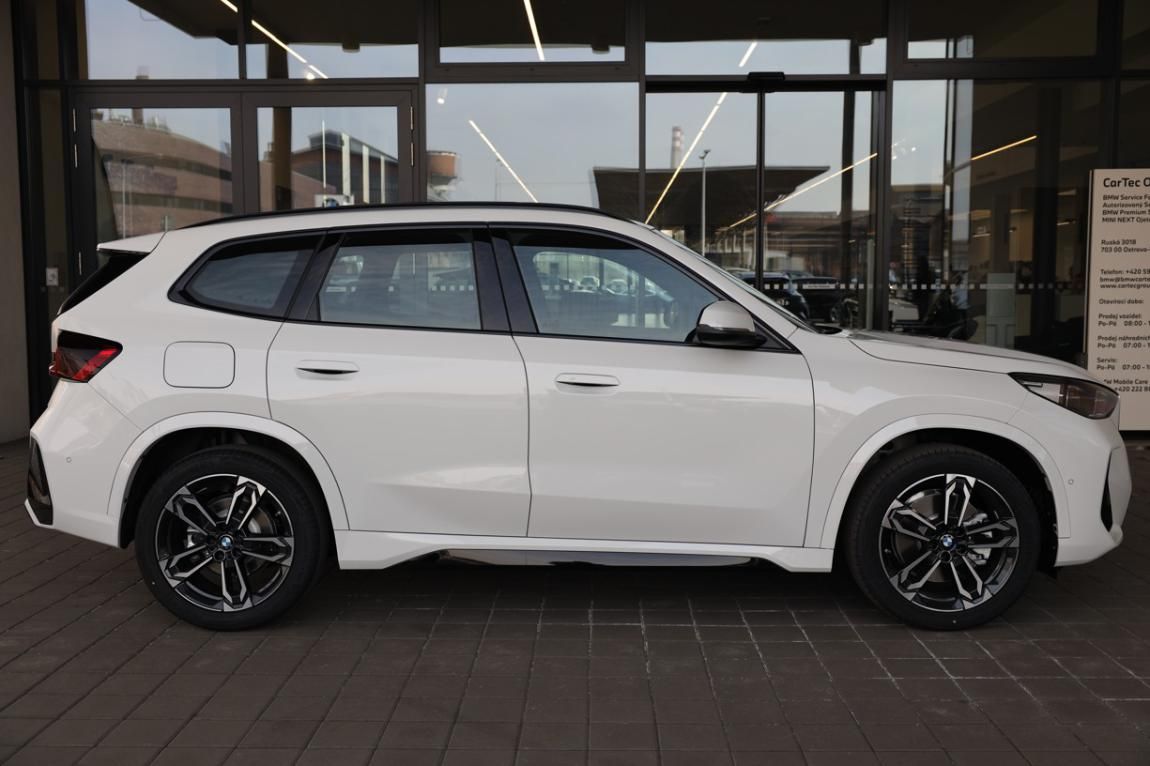 BMW X1, xDrive23i - fotka 4