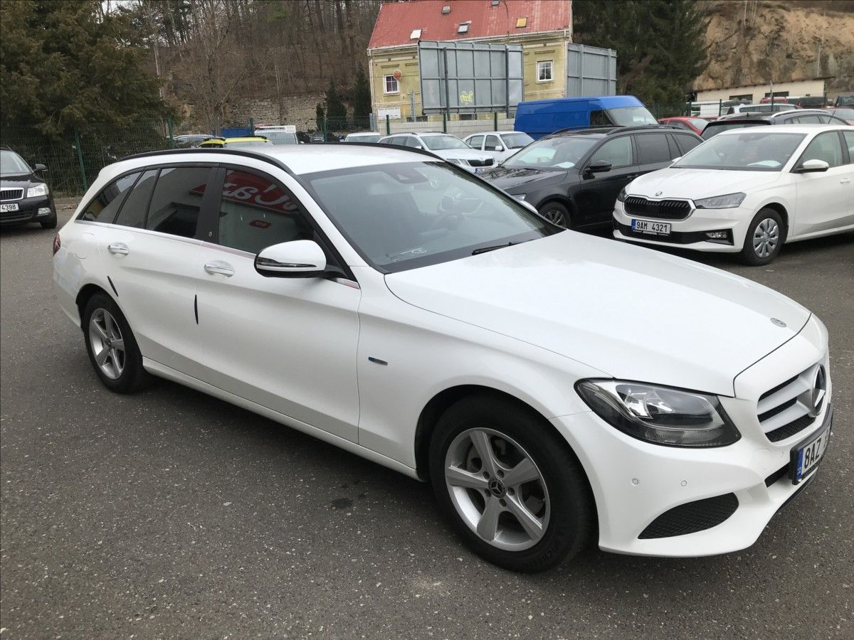 Mercedes-Benz Třídy C, 1,6 CDi 100kW Combi - fotka 4
