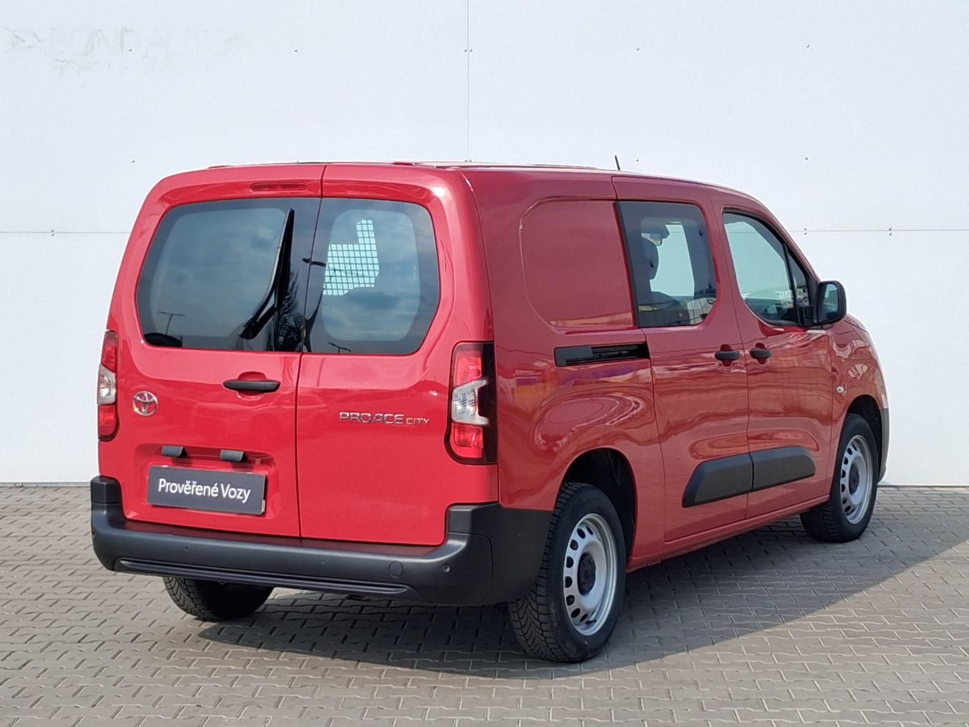 Toyota Proace City, 1.5 D-4D Extra CrewCab Active - fotka 2