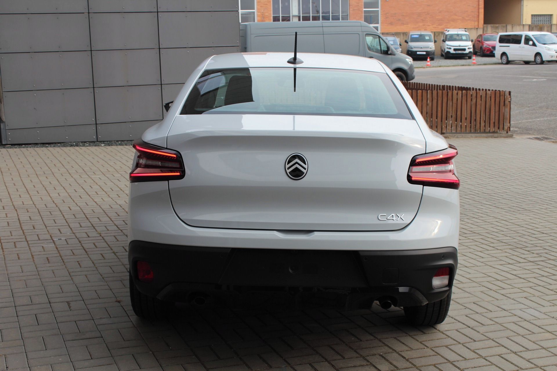 Citroën C4 X, PLUS Petrol 130k Automatic - fotka 4