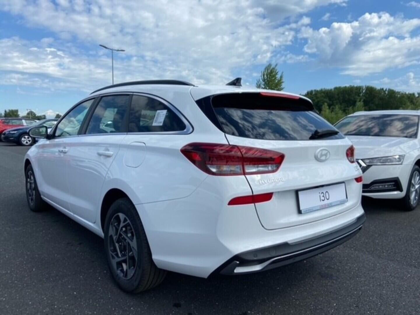 Hyundai i30, WG 26 1,6TGDI DCT STYLE 110 kW - fotka 6