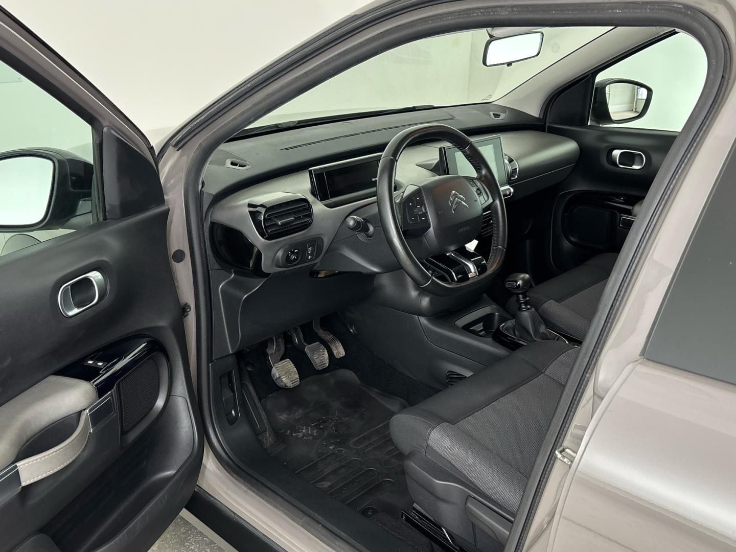 Citroën C4 Cactus, 1.2 PureTech / 81 kW - fotka 6