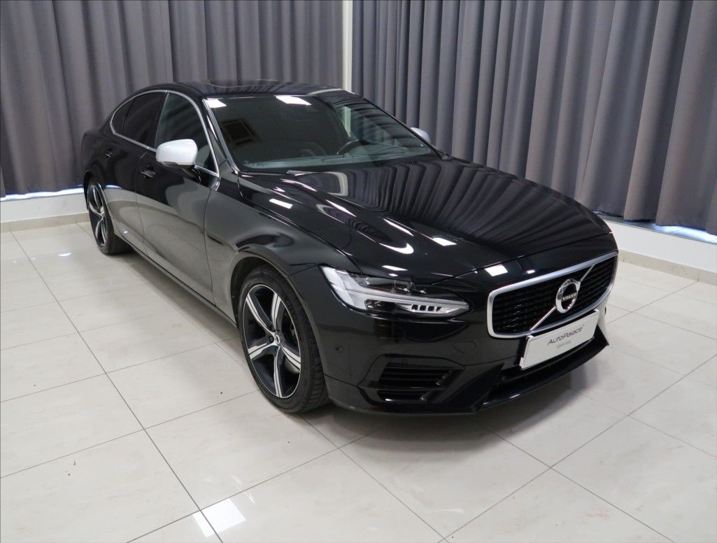 Volvo S90, 2,0 T8 TWINENGINE AWD R-DESIGN - fotka 4