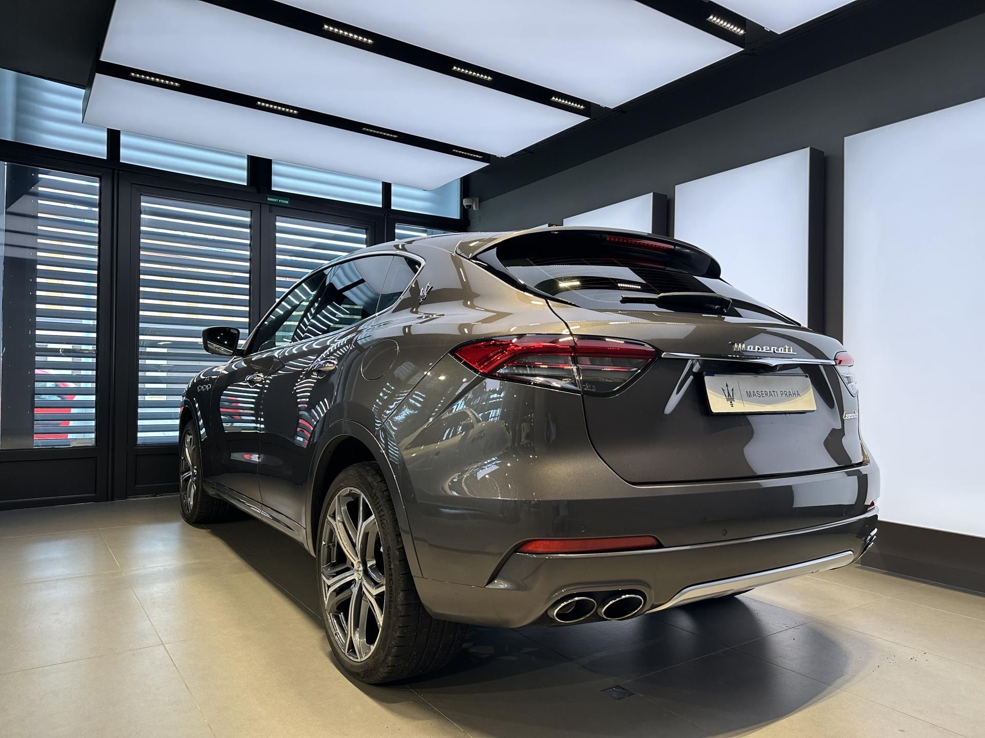 Maserati Levante, GT 330HP Zegna Interior - fotka 6