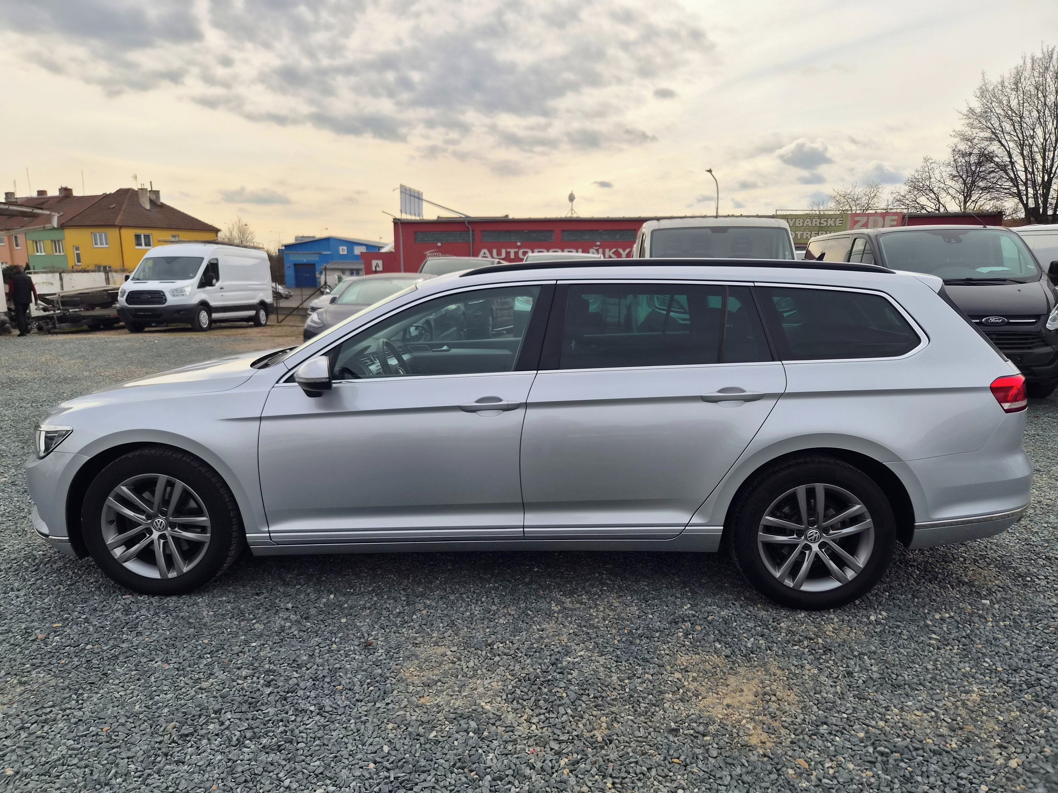 Volkswagen Passat, 2.0 TDI 110KW 2015 - fotka 4