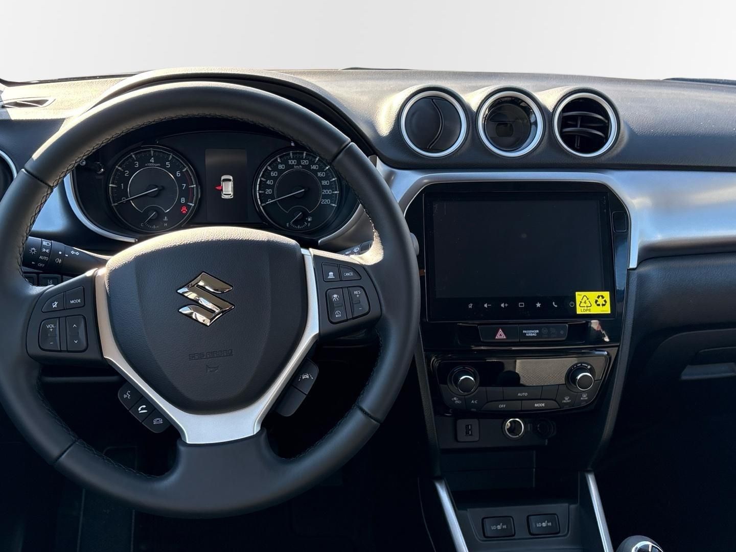 Suzuki Vitara, 1.4 BoosterJet Premium 4x4 - fotka 5