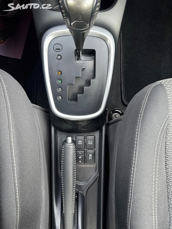 Toyota Yaris, fotka 15