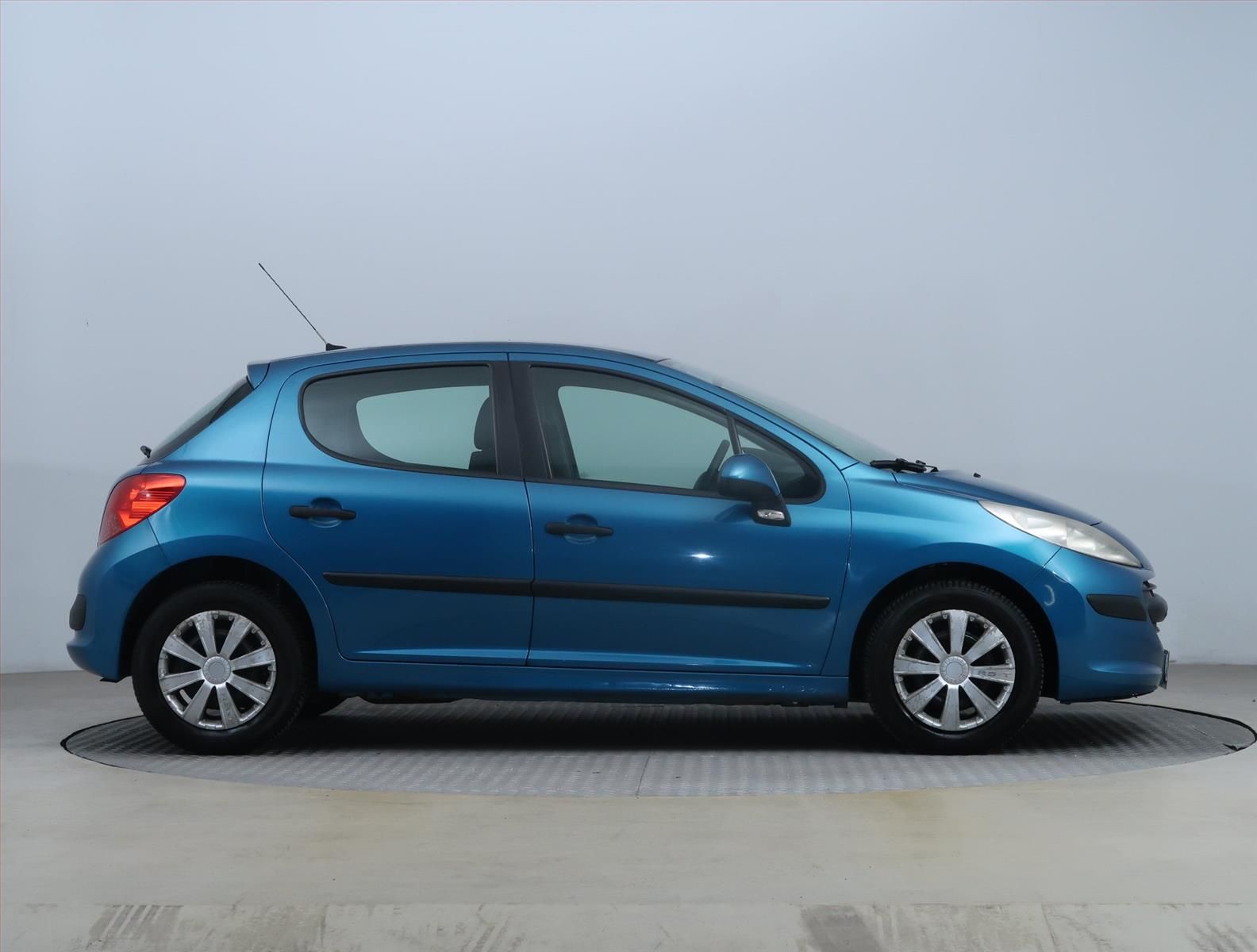 Peugeot 207, 1.4 16V, Klima, zamluveno - fotka 6