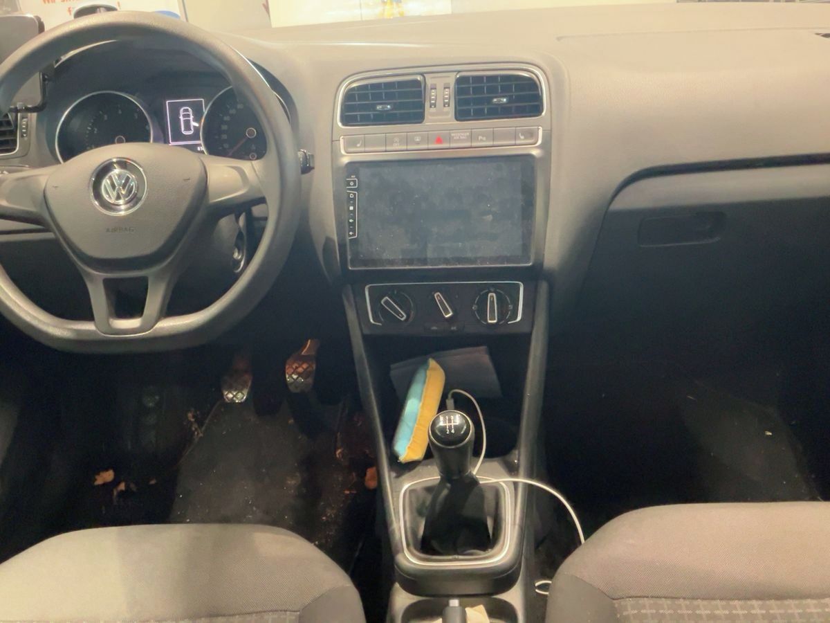Volkswagen Polo, 1.2 Tsi 66 KW ROZVODY ŘEMEN - fotka 3