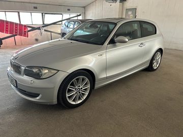 BMW1 118i