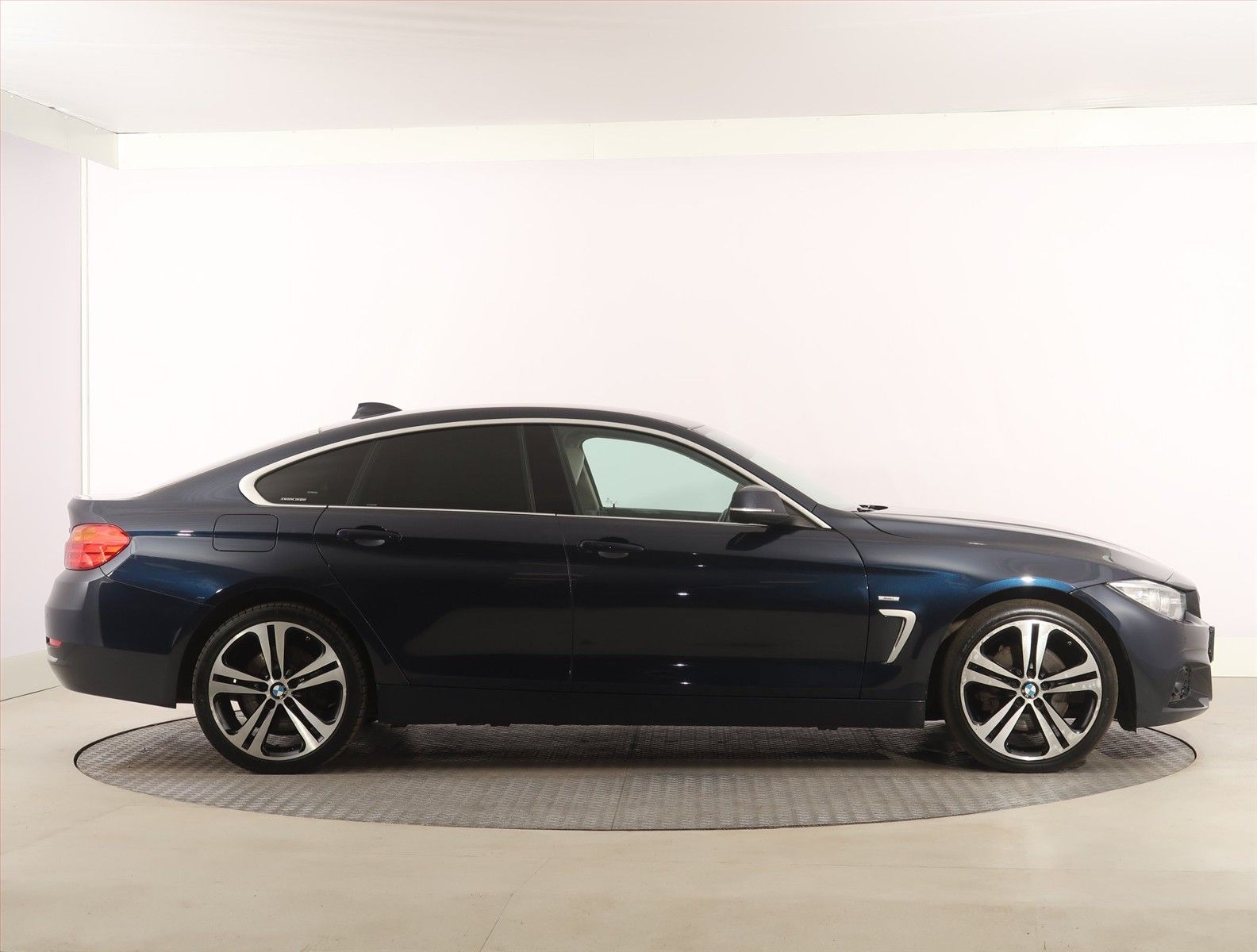 BMW Řada 4, 430d xDrive Gran Coupé , 4X4 - fotka 6