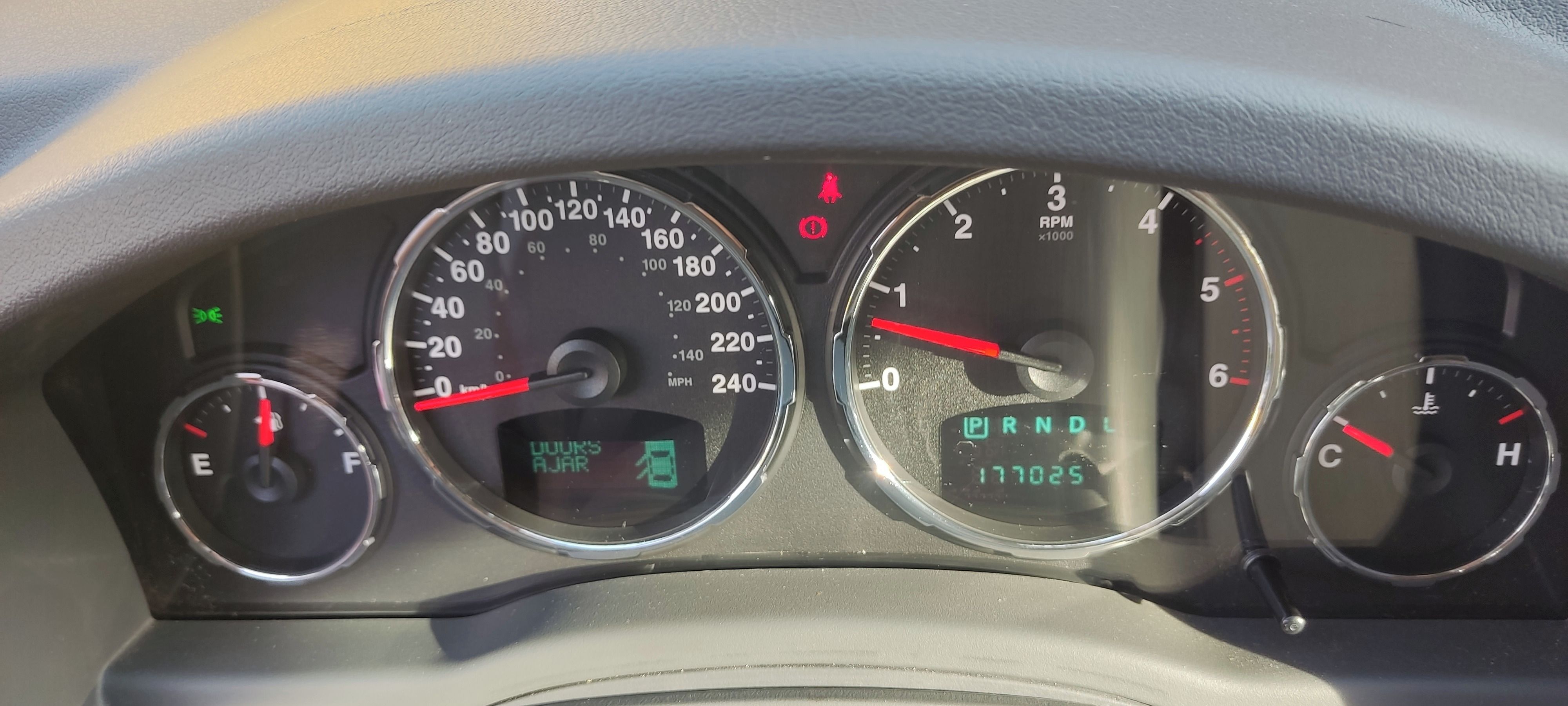 Jeep Cherokee, Jeep Cherokee KK 2.8CRDI 130KW - fotka 5