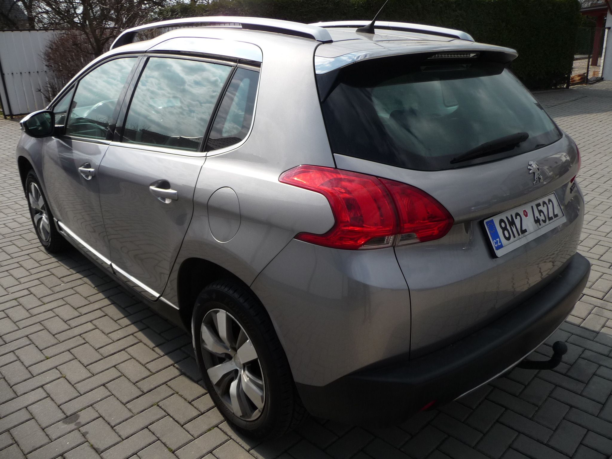 Peugeot 2008, 1,2 PureTech Allure sport - fotka 6