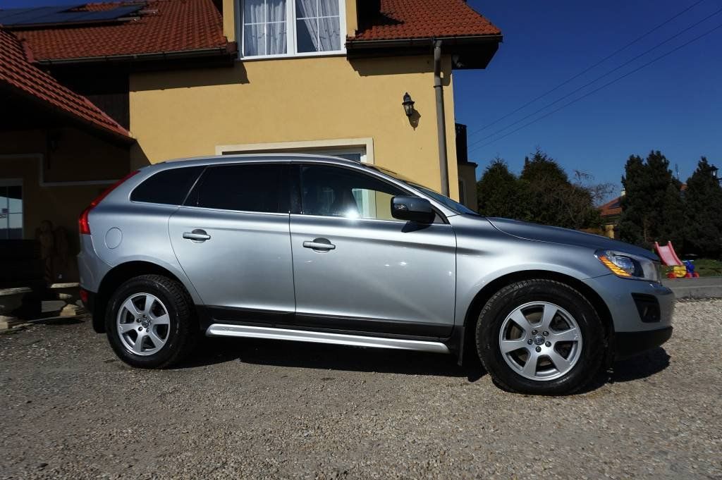 Volvo XC60, SUMMUM 2,4 D 129 kW - fotka 2