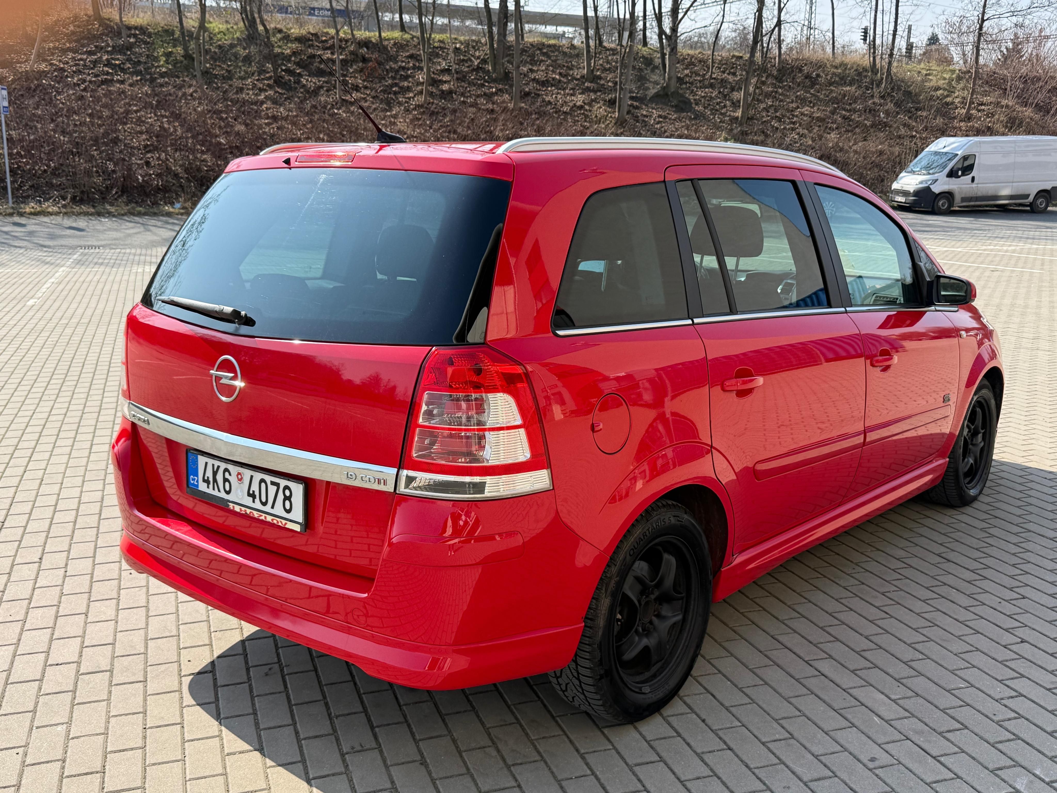 Opel Zafira, 1.9CDTI, 110kw 7 míst - fotka 5