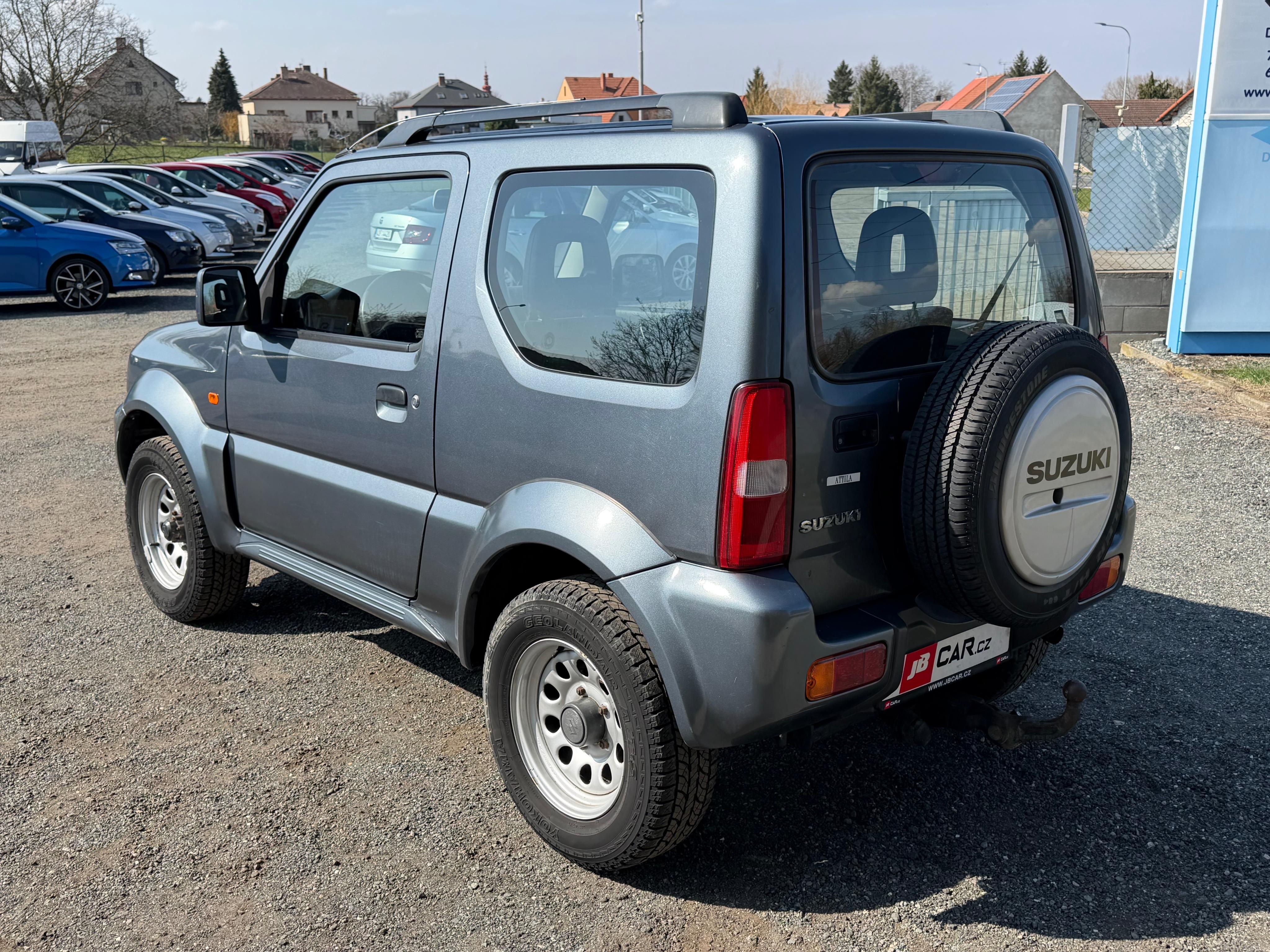 Suzuki Jimny, 1.3I 63KW KLIMA 4X4 TAŽNÉ - fotka 4