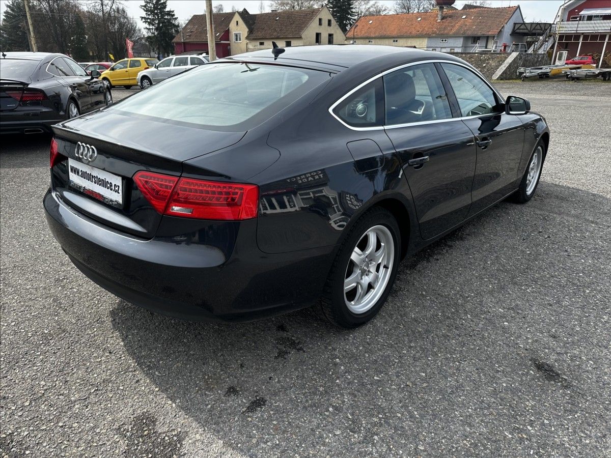 Audi A5, 2,0 TDI-Sportback-PO ROZVODECH - fotka 5
