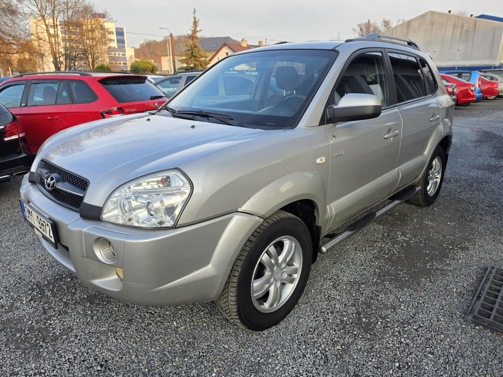 Hyundai Tucson, 2.0 CRDi TZ - fotka 2
