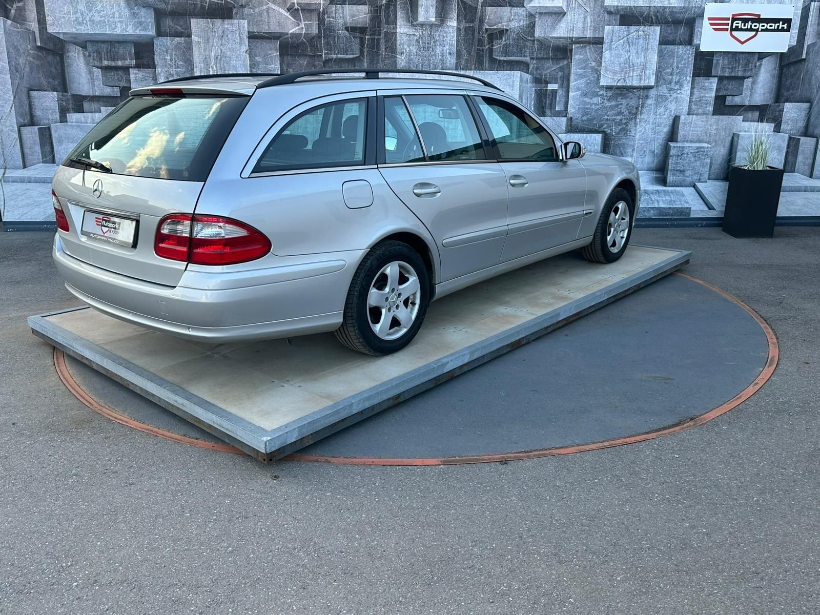 Mercedes-Benz Třídy E, E320CDi,150KW, VYHŘ.SED.,TEMP. - fotka 6