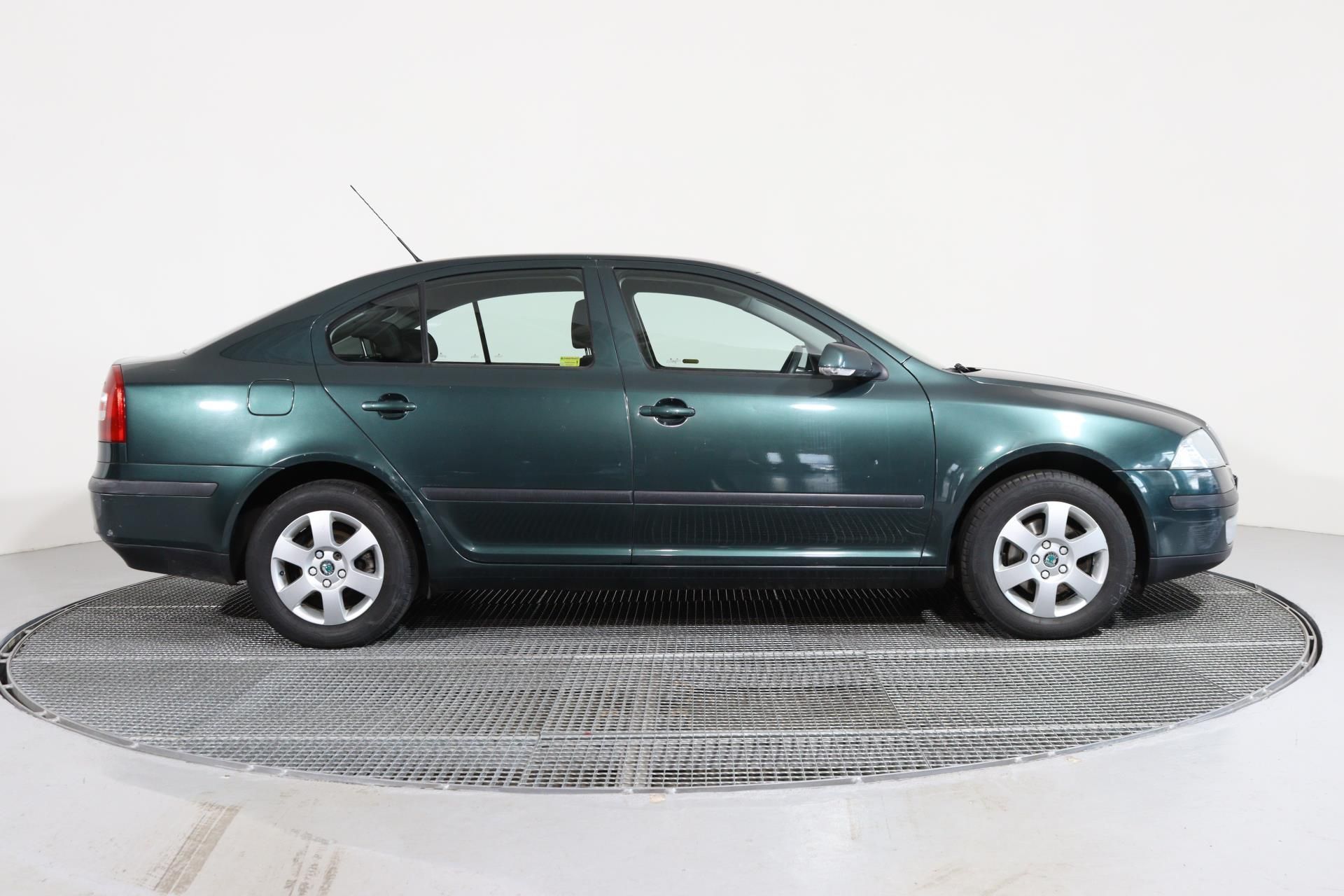 Škoda Octavia, ELEGANCE 1,9 TDI PD 77 kW - fotka 3