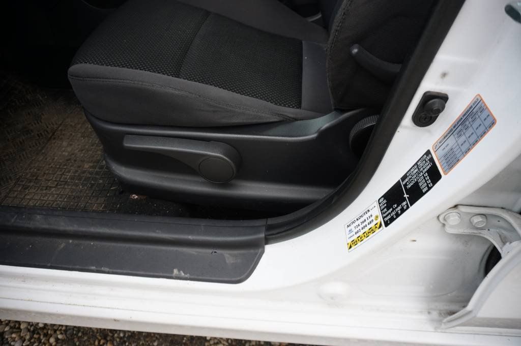 Hyundai i30, 1,4 NOVÉ VČR - fotka 6