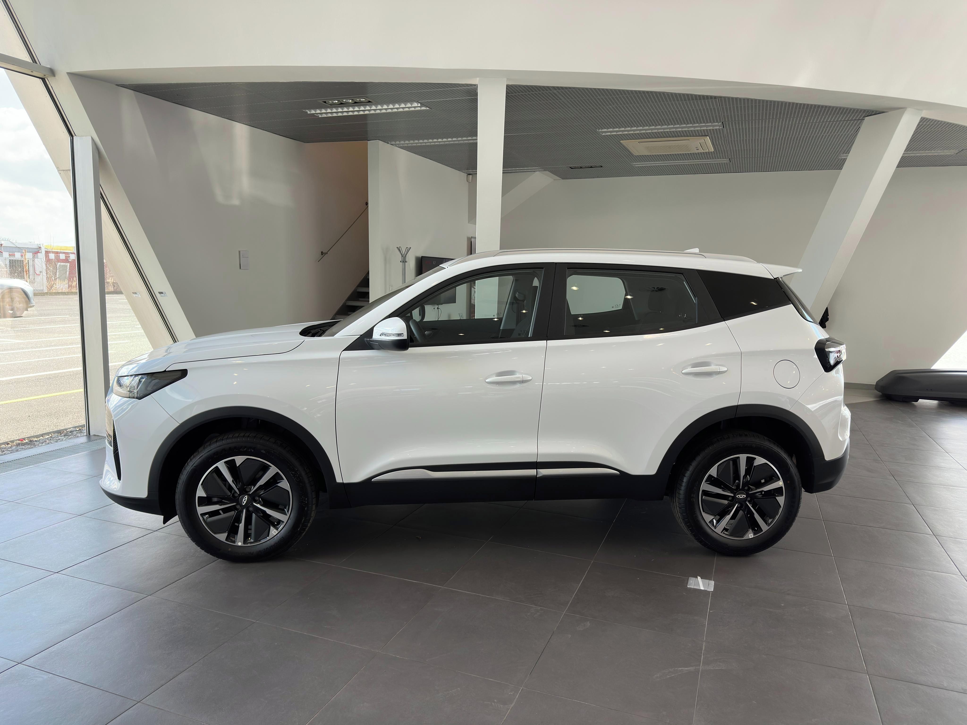 Chery Tiggo 4 HEV, 3 x servis + letní balíček ! - fotka 4