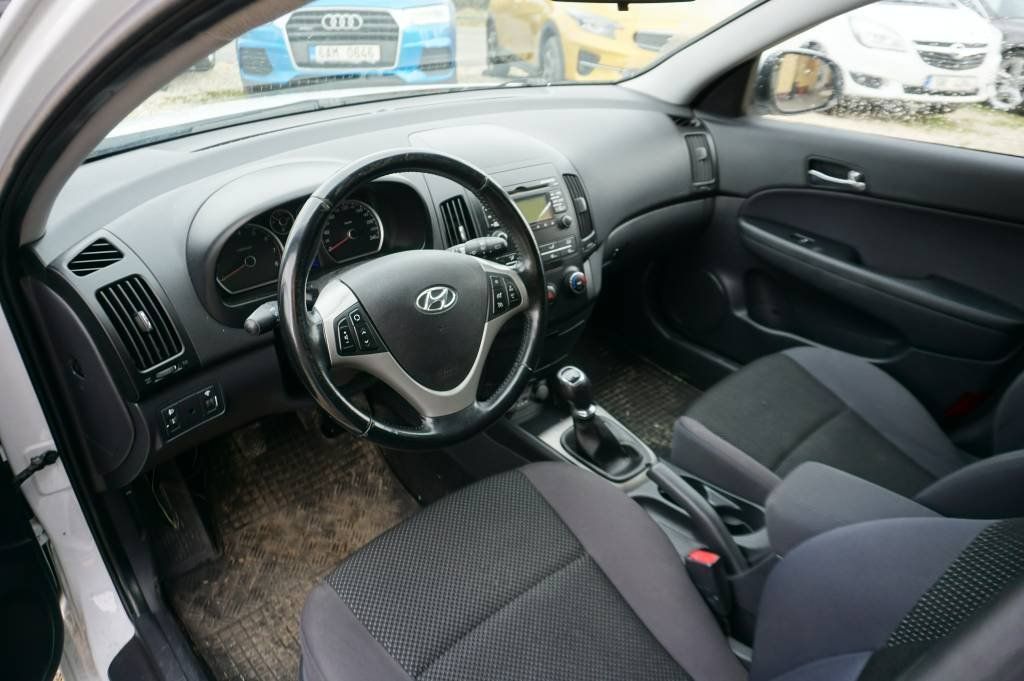 Hyundai i30, 1,4 NOVÉ VČR - fotka 4