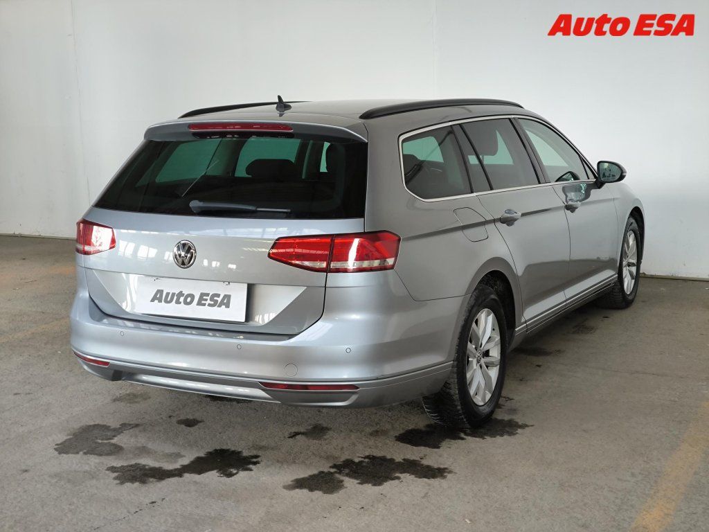 Volkswagen Passat, 1.5Si,Comfortline,navi - fotka 6